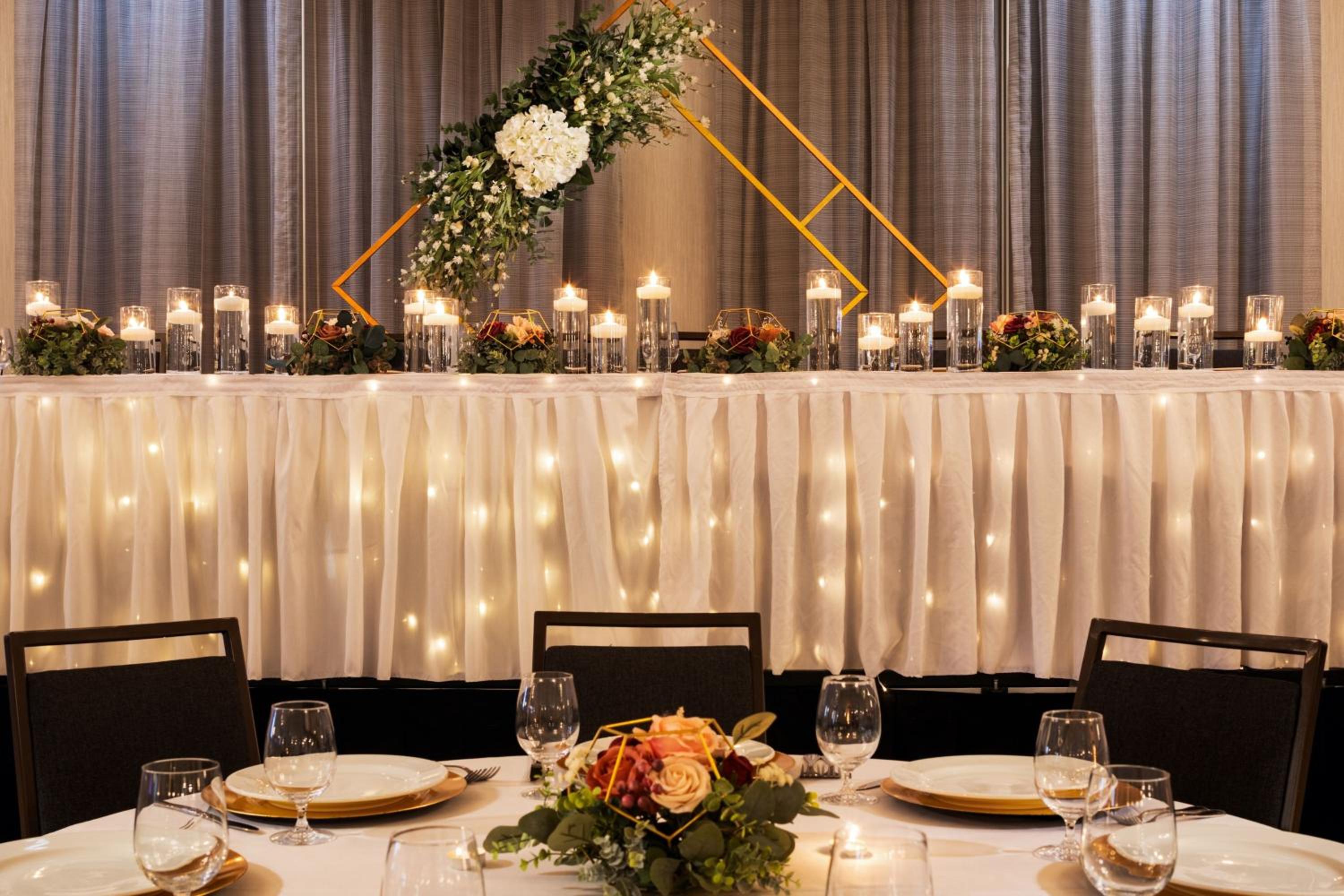 Courtyard Mankato Hotel & Event Center