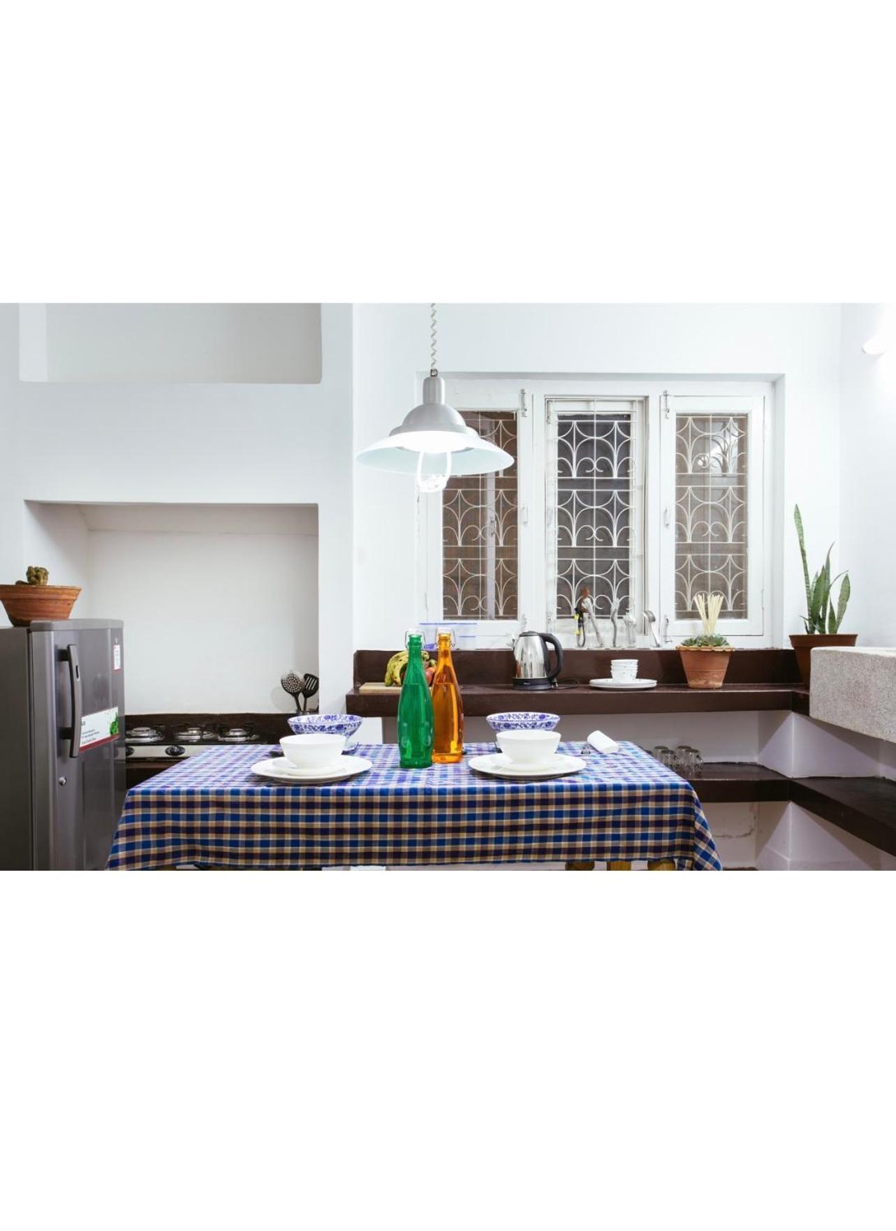 The Global Nomad Apt Centrally Located view 4