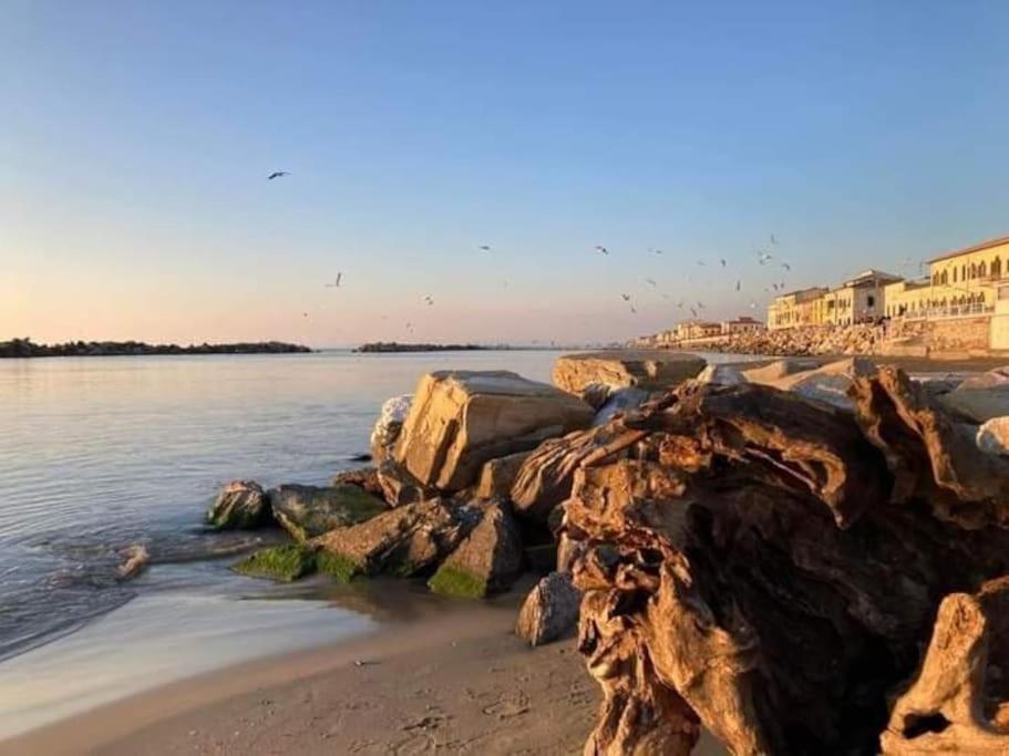 Tramonti sul mare view 5