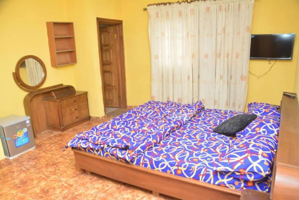 Short Lodge - Beware, Listing Inactive! view 3