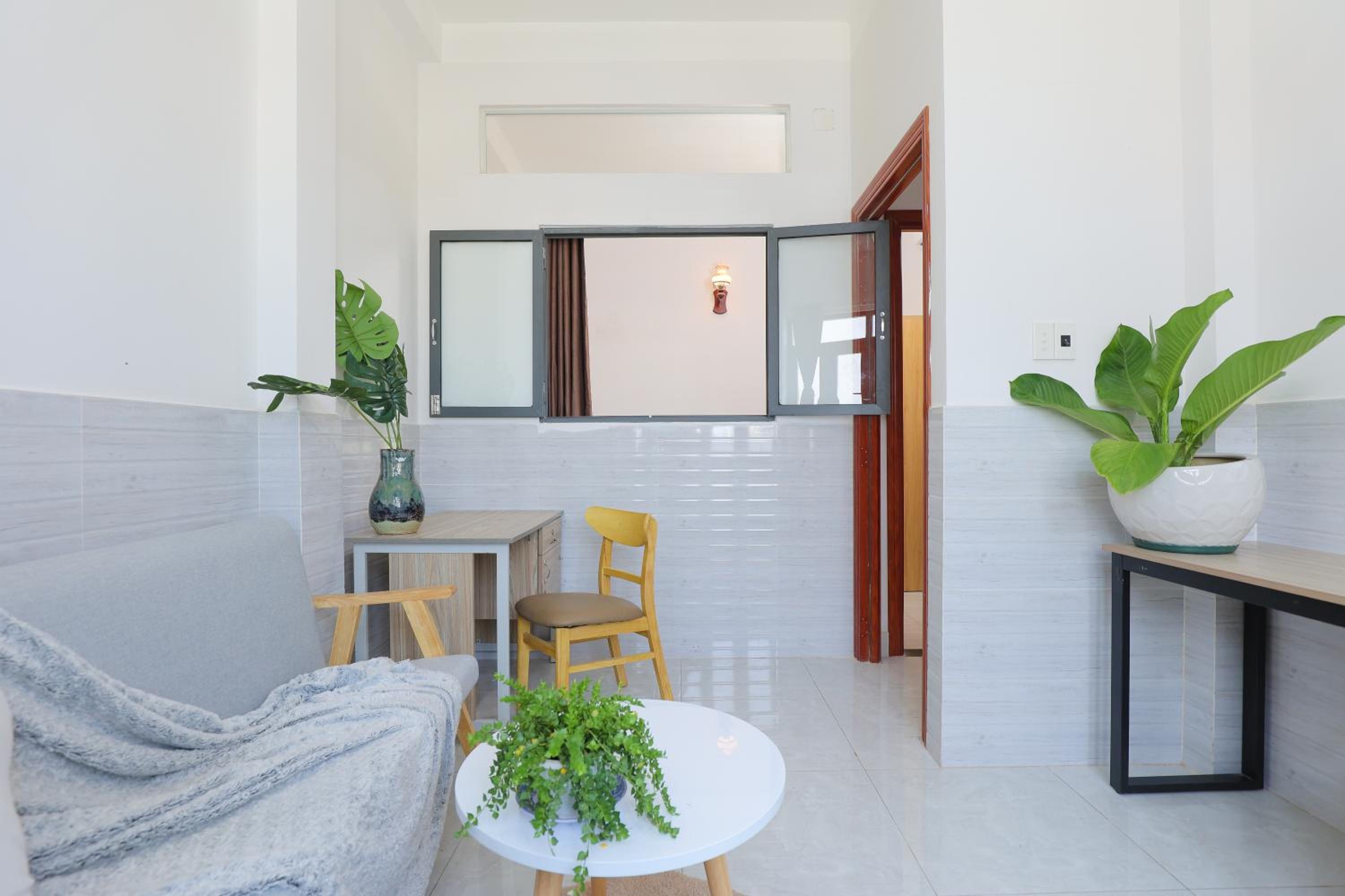 Cozy studio in Phu Nhuan District near District 1