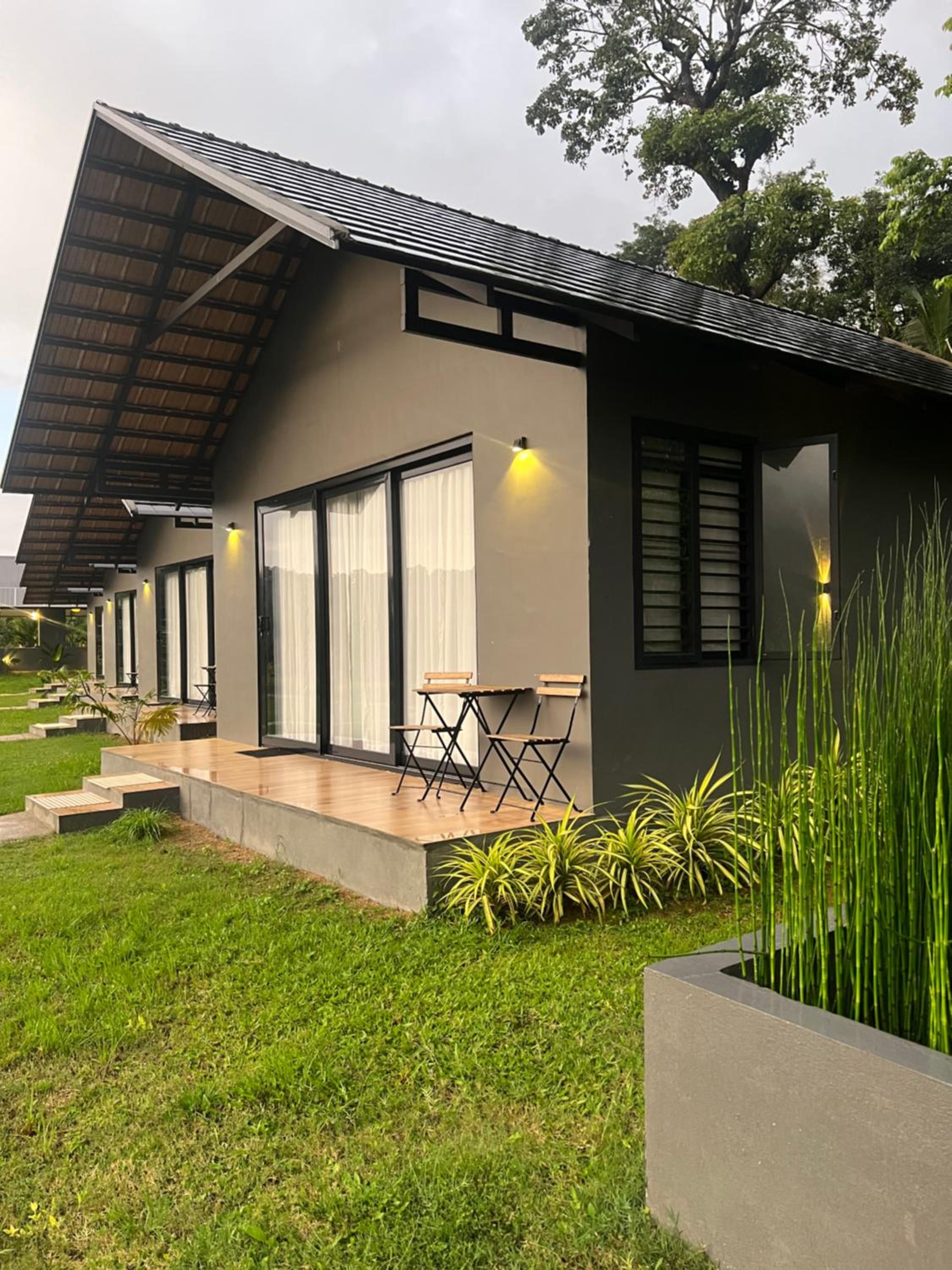 Bendheka - Cliff Front Cottages Coorg view 3