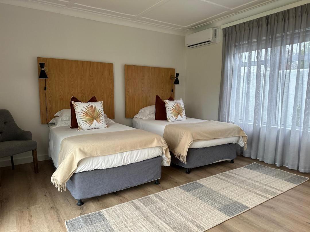 Whispering Oaks Guest House