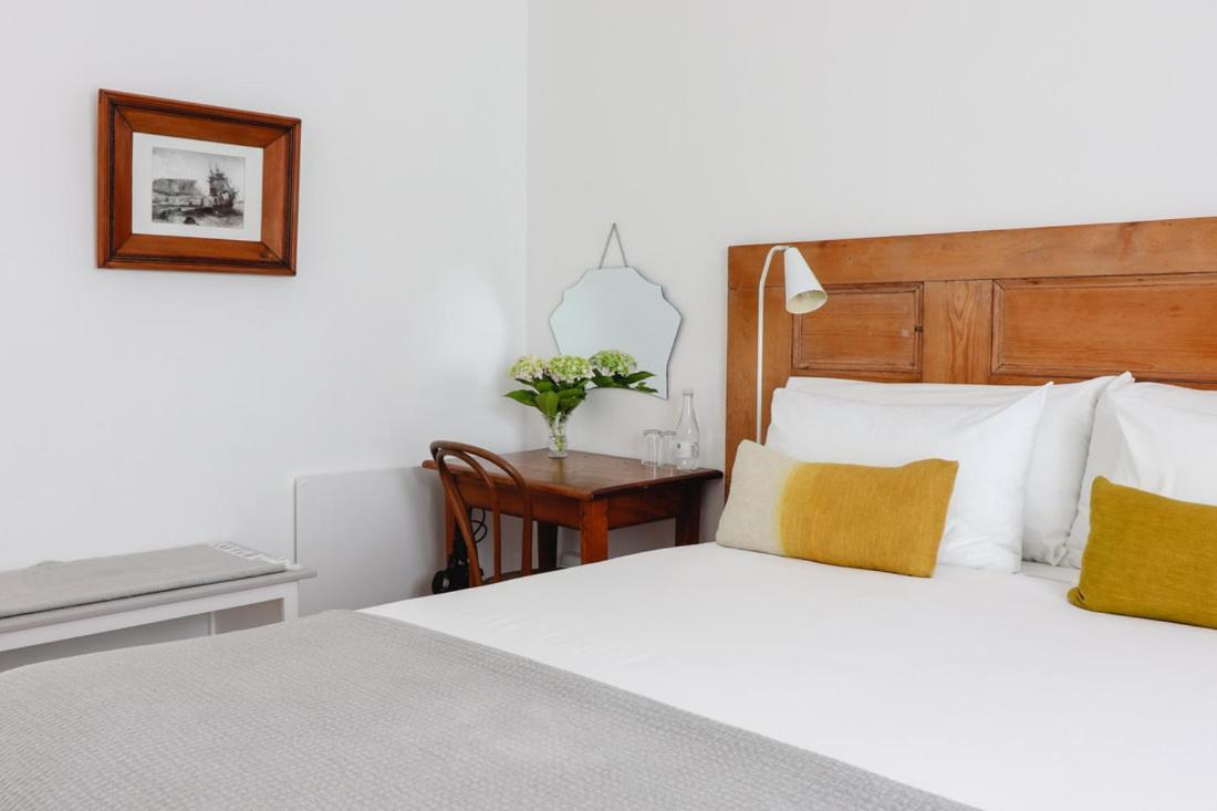 Whispering Oaks Guest House