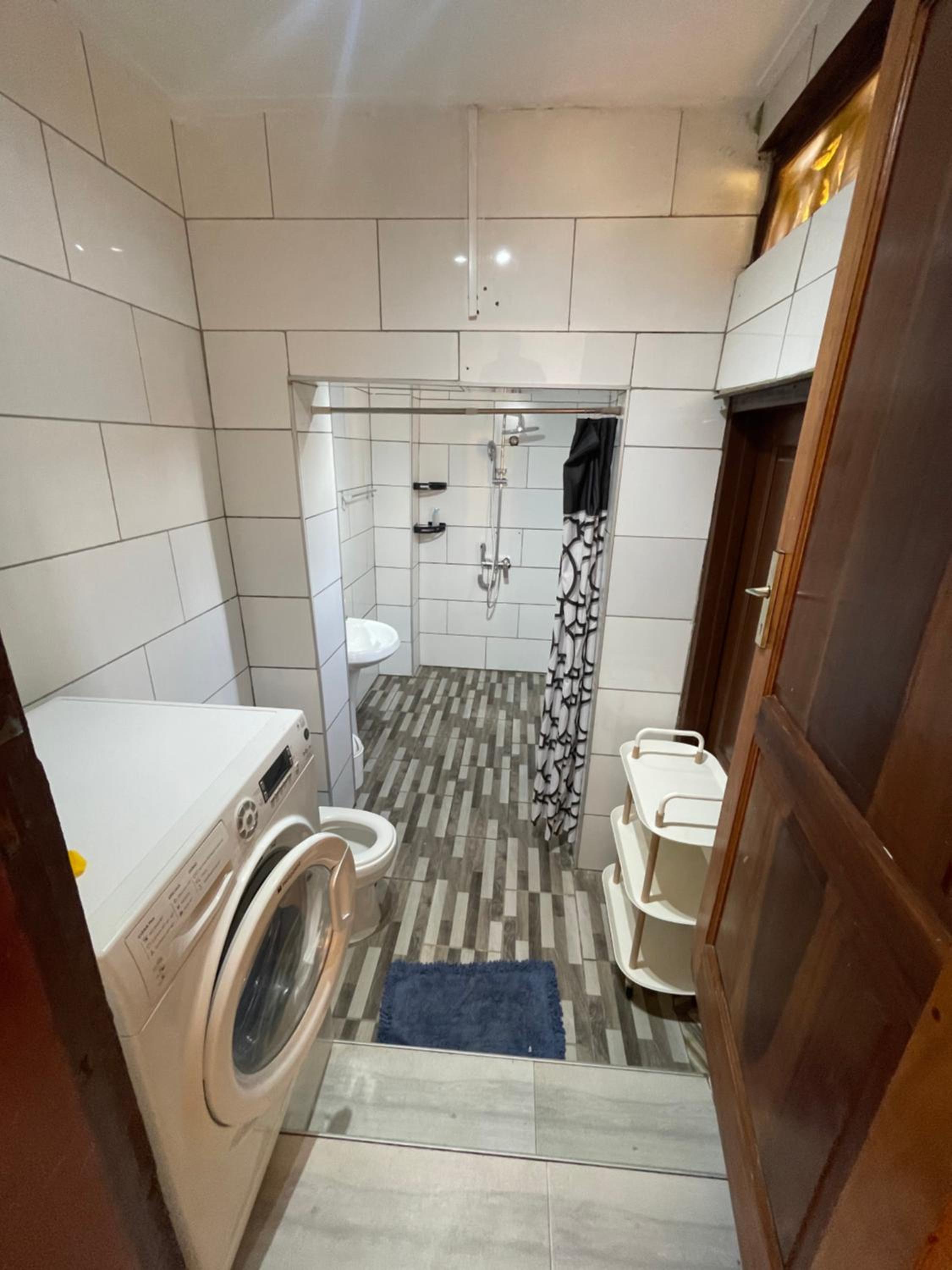 Beautiful & Secured yellow House for 2 - Center of Osu view 5