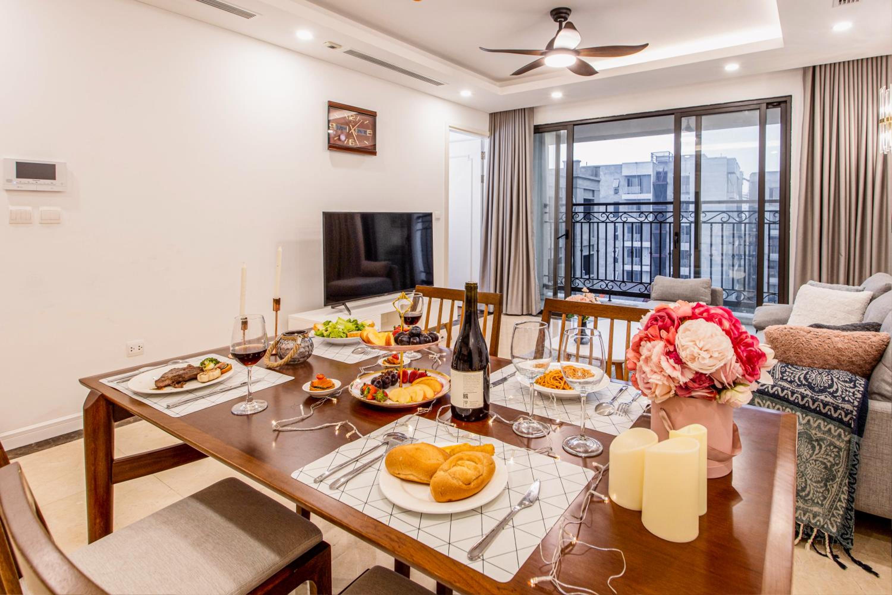 D'Leroi Soleil - Modern Apartment by West Lake