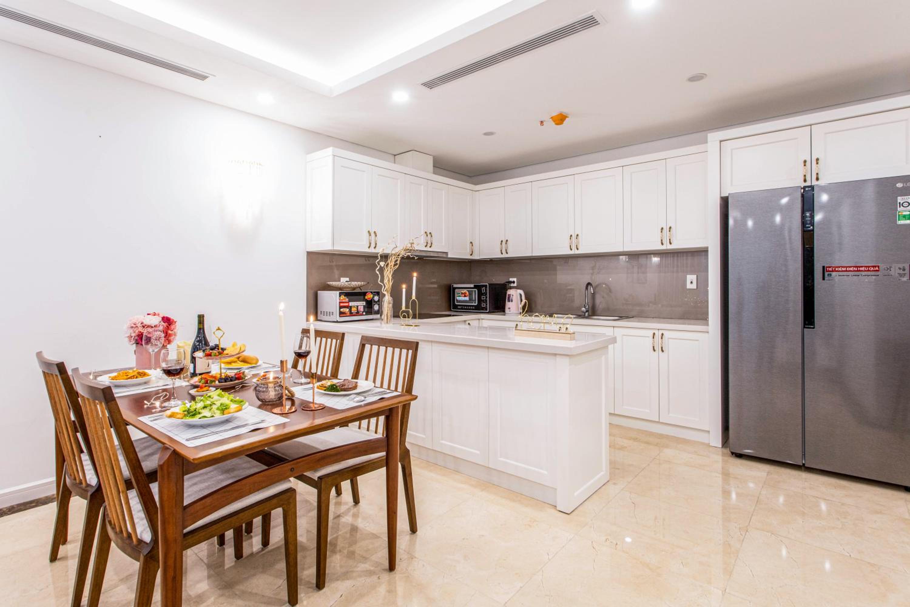 D'Leroi Soleil - Modern Apartment by West Lake
