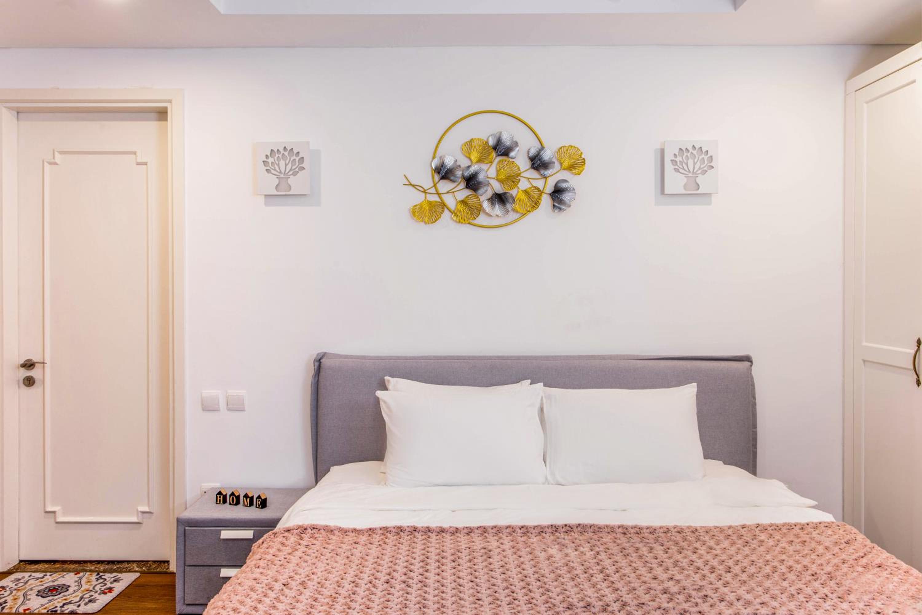 D'Leroi Soleil - Modern Apartment by West Lake