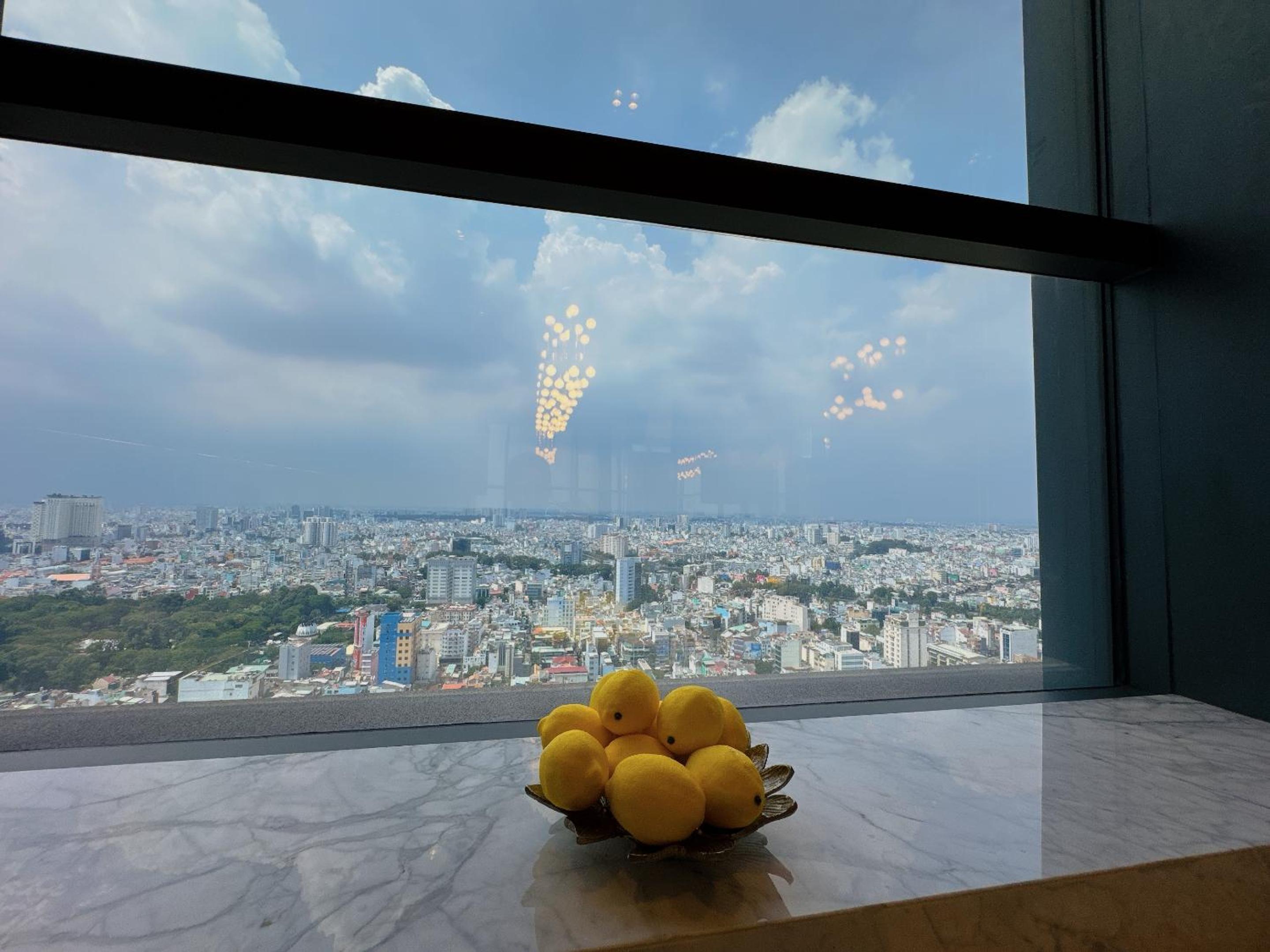 Four SeasonsThe MarQ D1freepickup-pool-gym-sauna