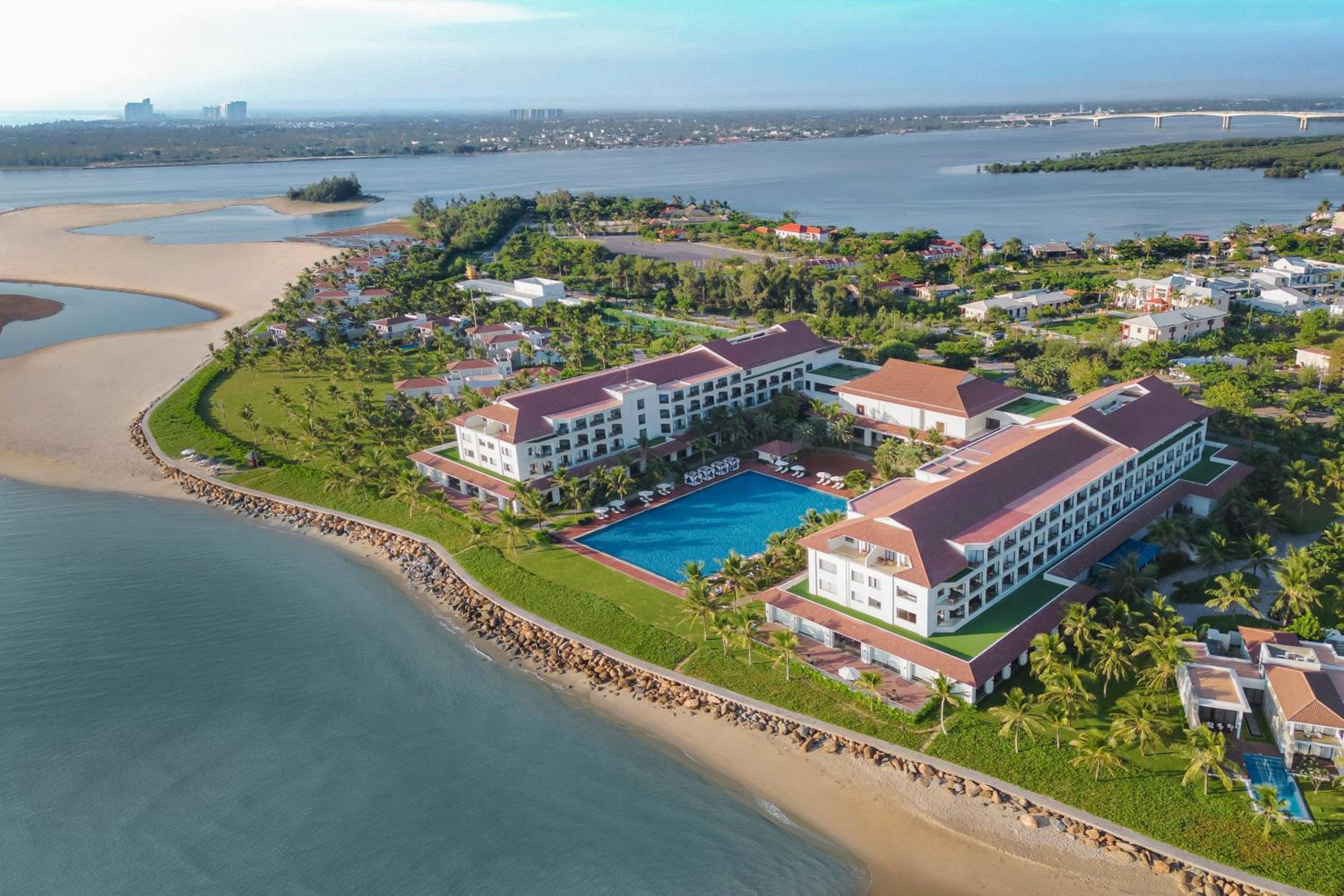 Renaissance Danang Hoi An Resort & Spa