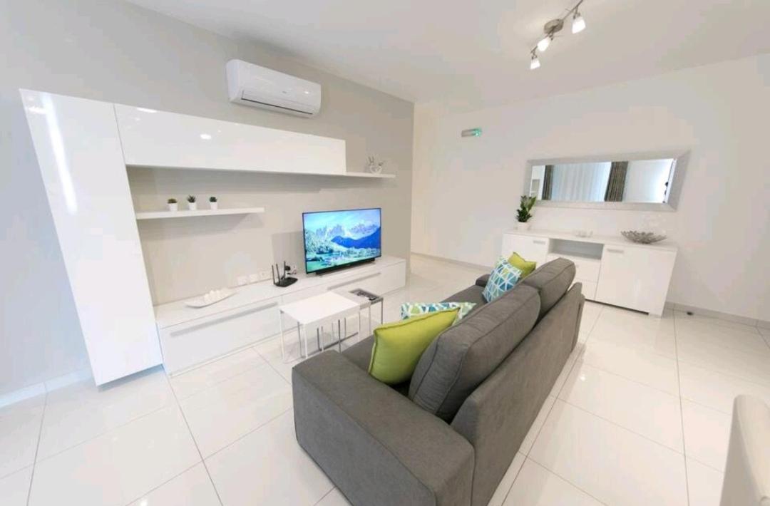 Orion Court 4C Stunning and Luxurious 3 bedroom apartment photo 2