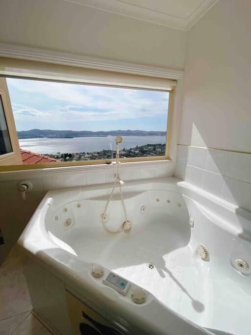 Millions View - Hobart