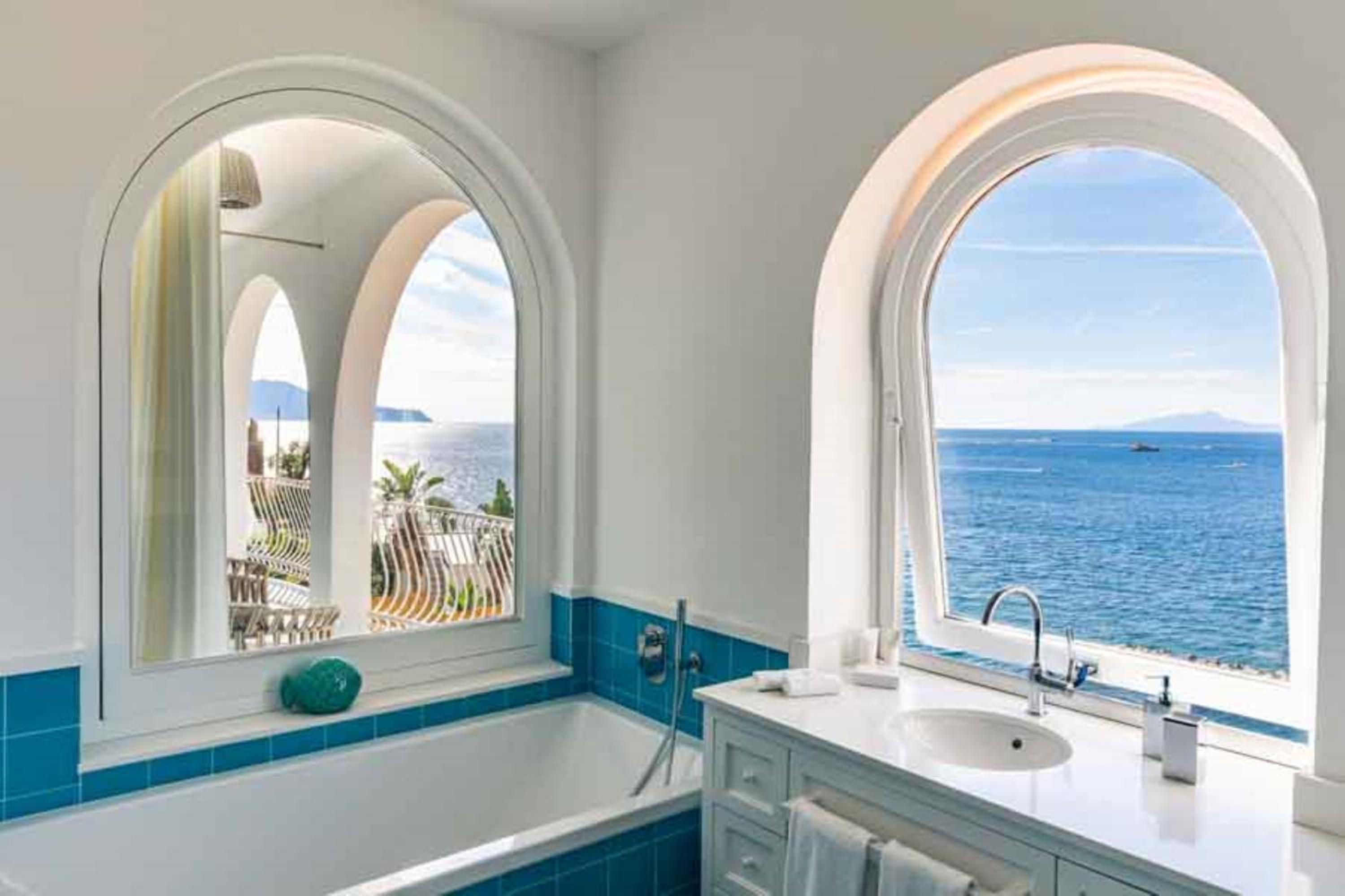 Amore Rentals - Villa dei Sogni view 3