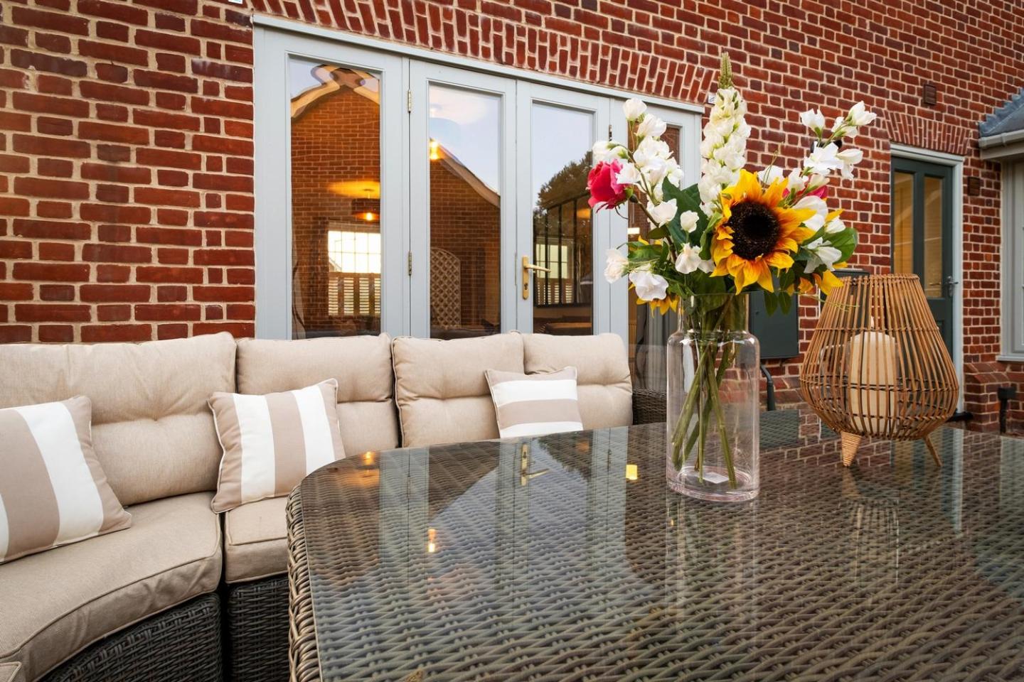 Luxury home that sleeps up to 8 adults and 6 children - hot tub and parking for 4 cars view 3