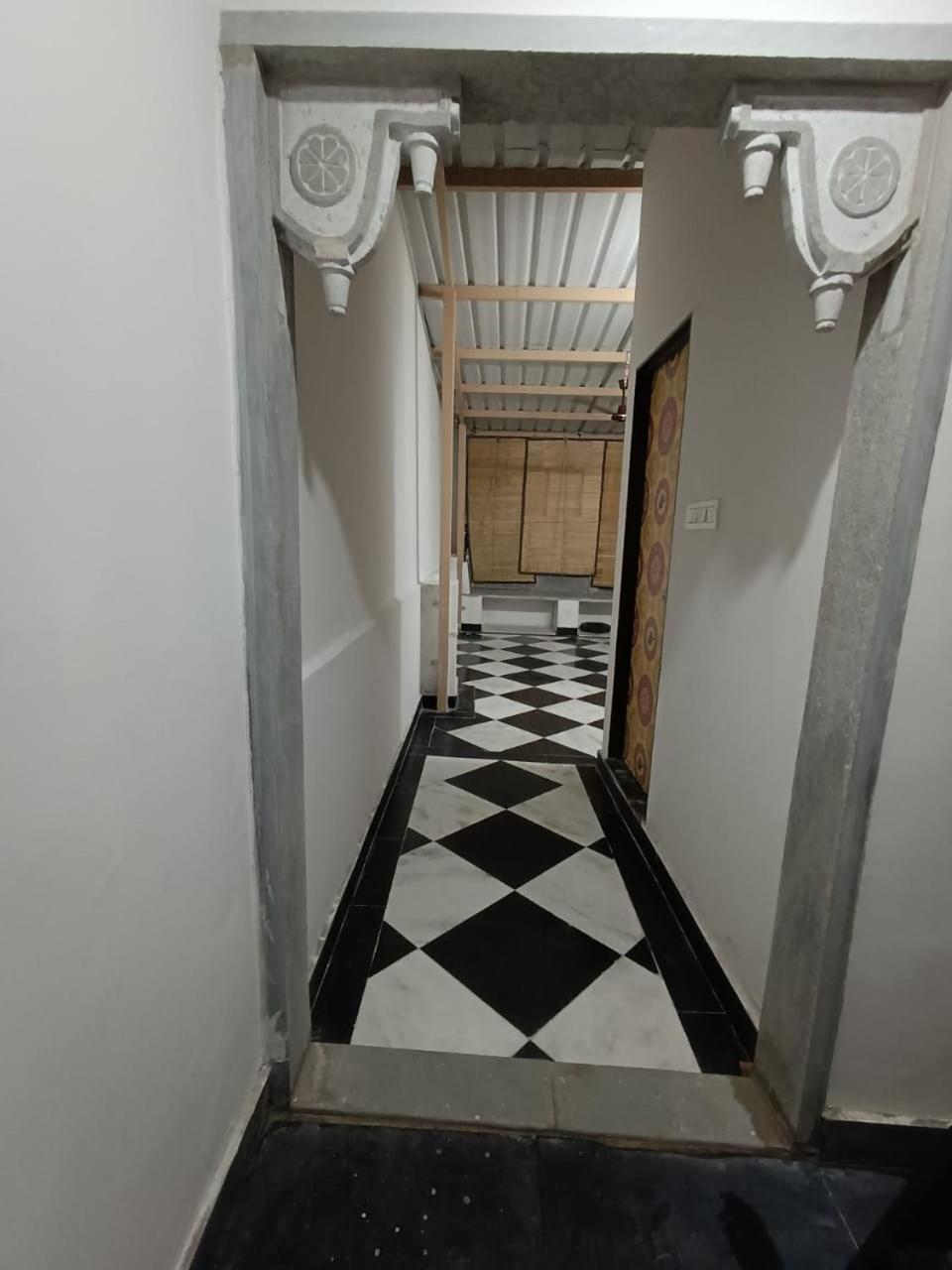 Photo 33