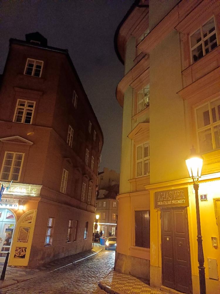 Lovely room and free parking