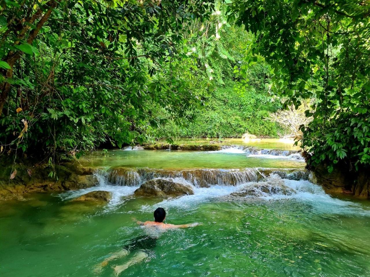 LePont Mu Waterfall Bungalow