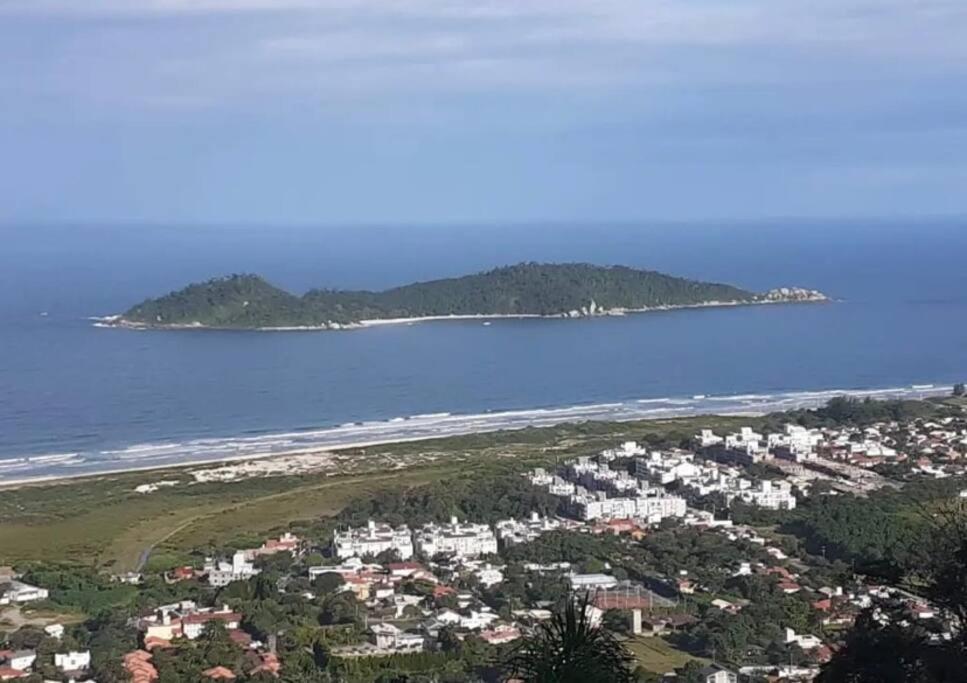 Espaçoso e pertinho da praia -2 Qts no Campeche