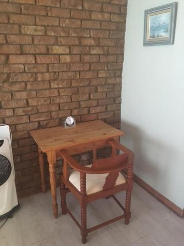 Surrey House-homely and close to Preller walk