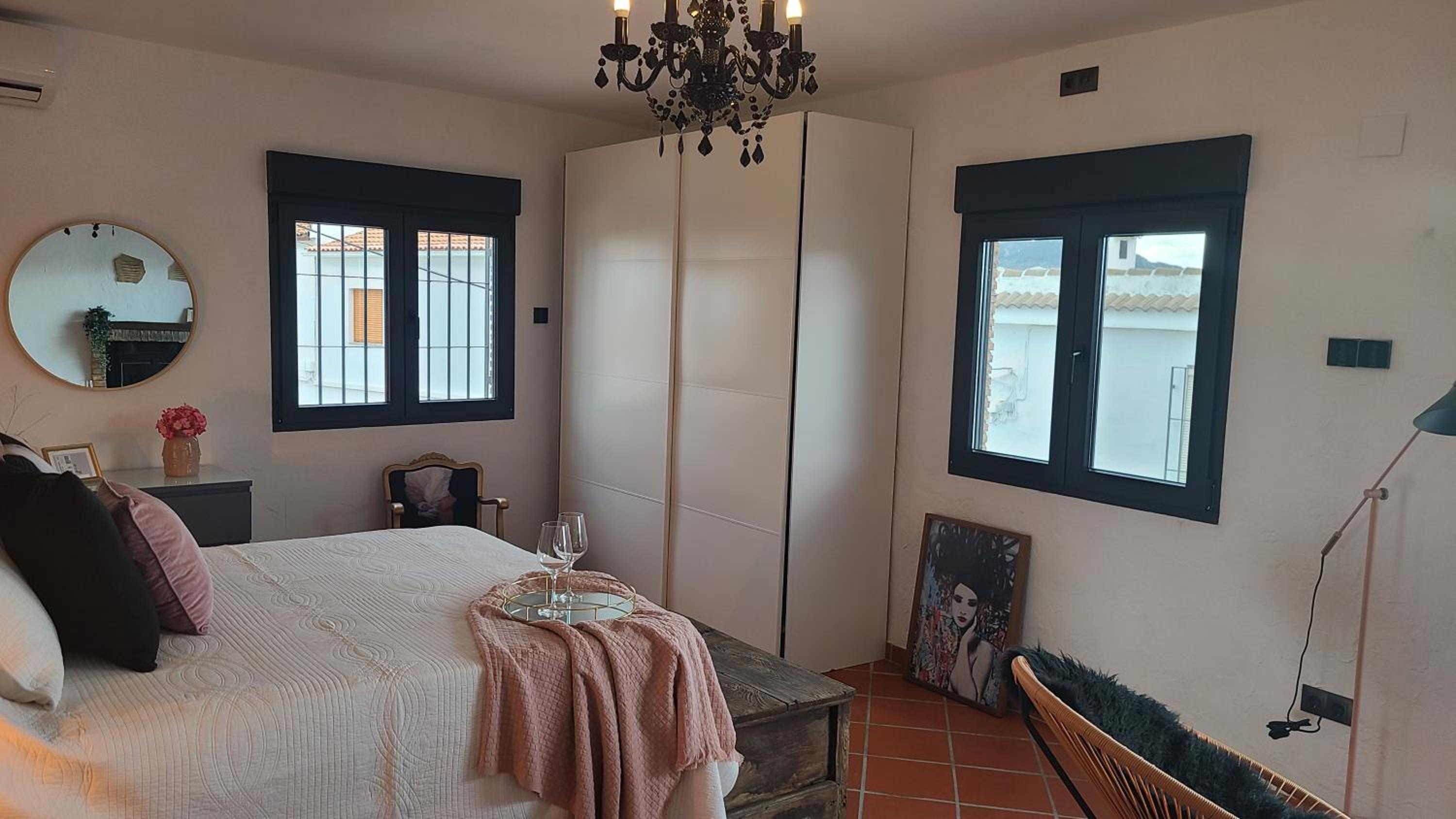 CASA CUEVA A-TIPICA