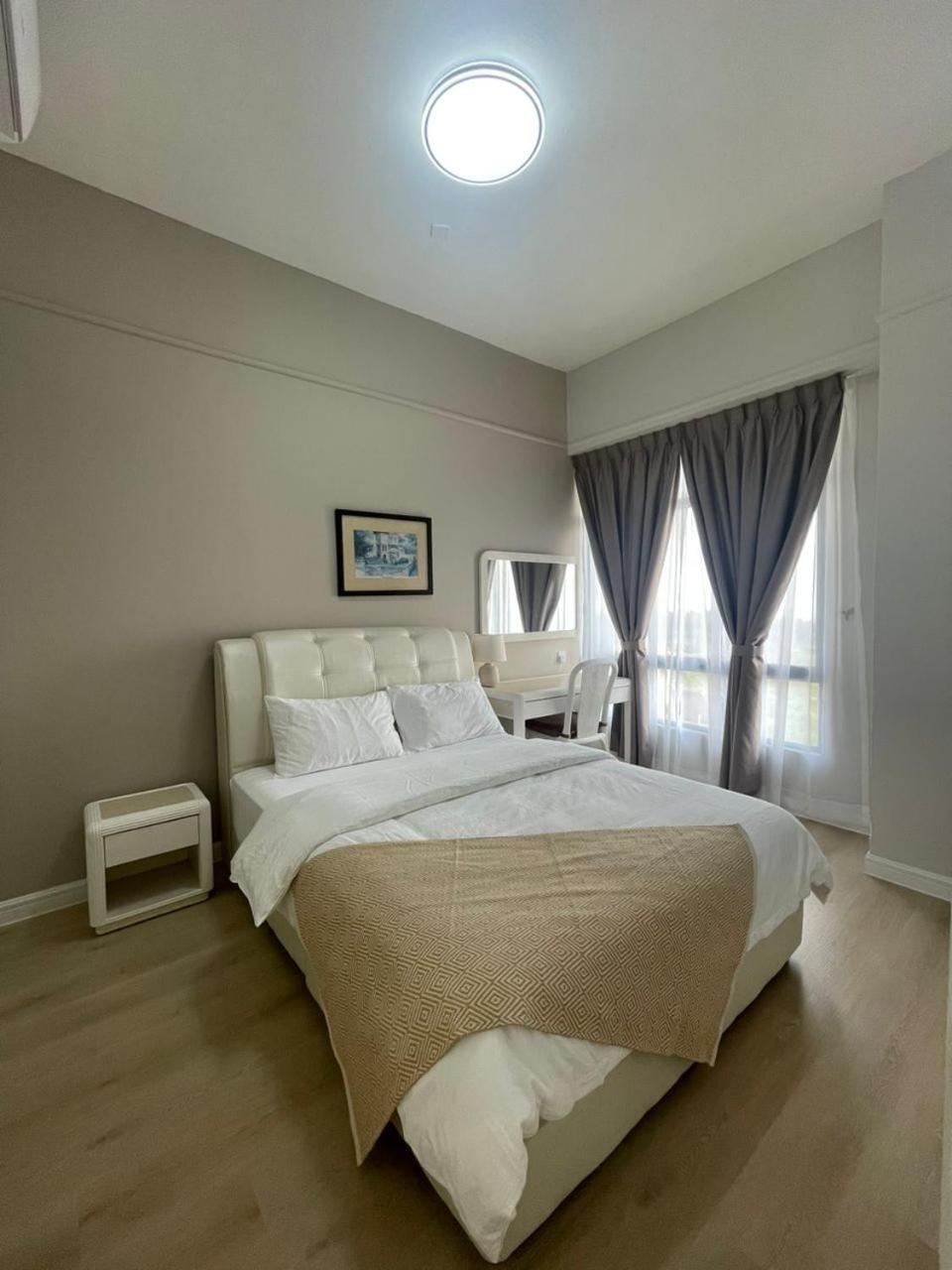 Instay Leisure Mahkota With Sea/Pool View photo 4