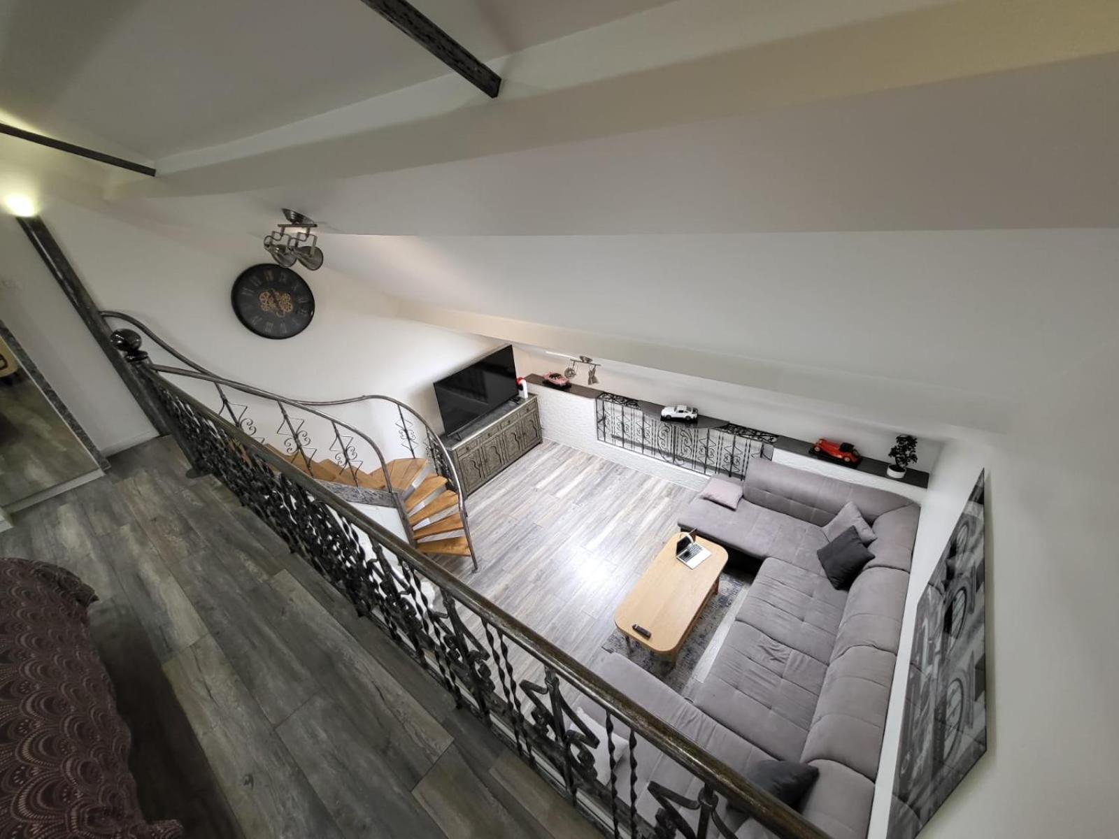 Duplex élégant situé à 1min de la gare du nord