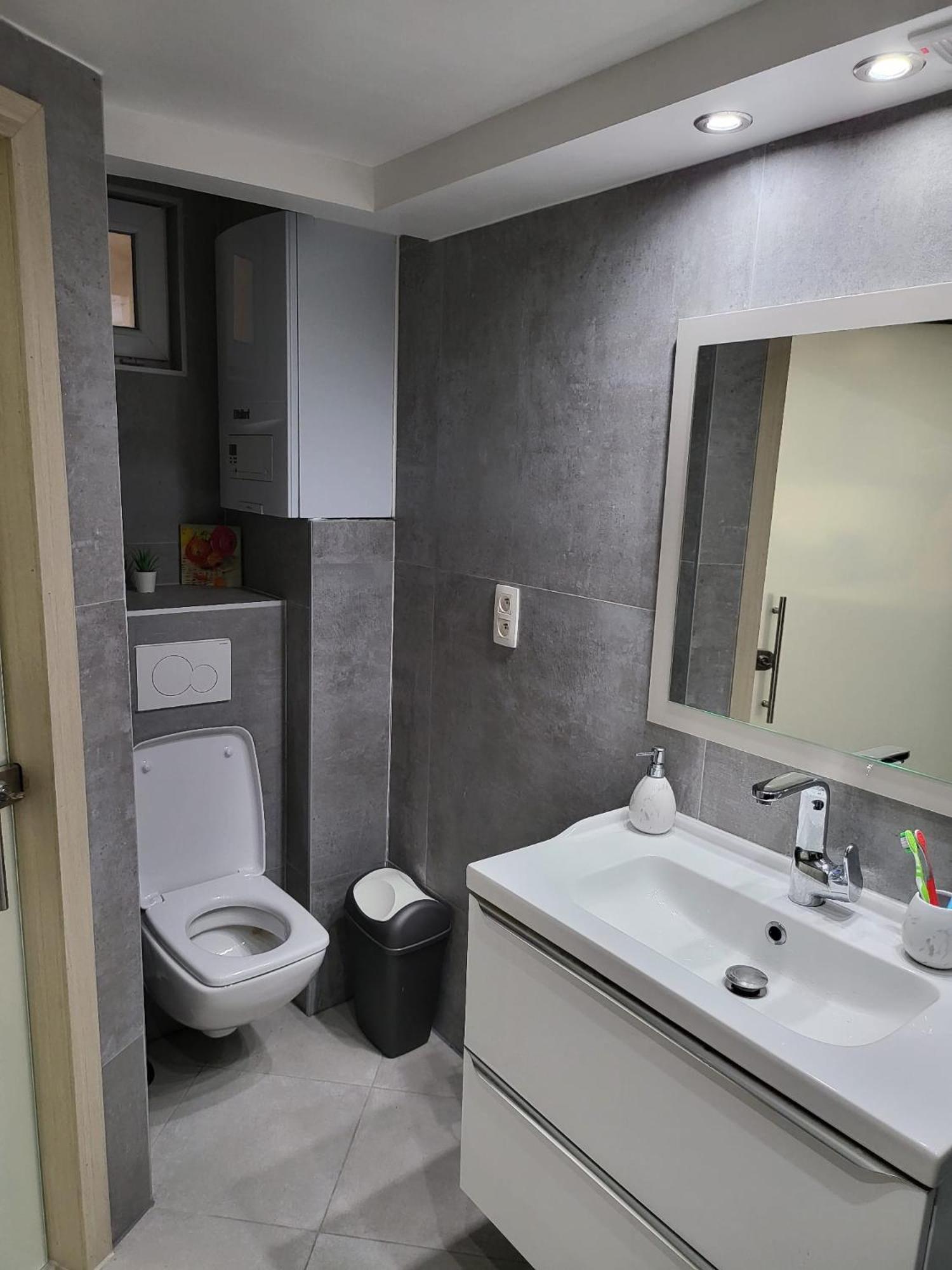Duplex élégant situé à 1min de la gare du nord