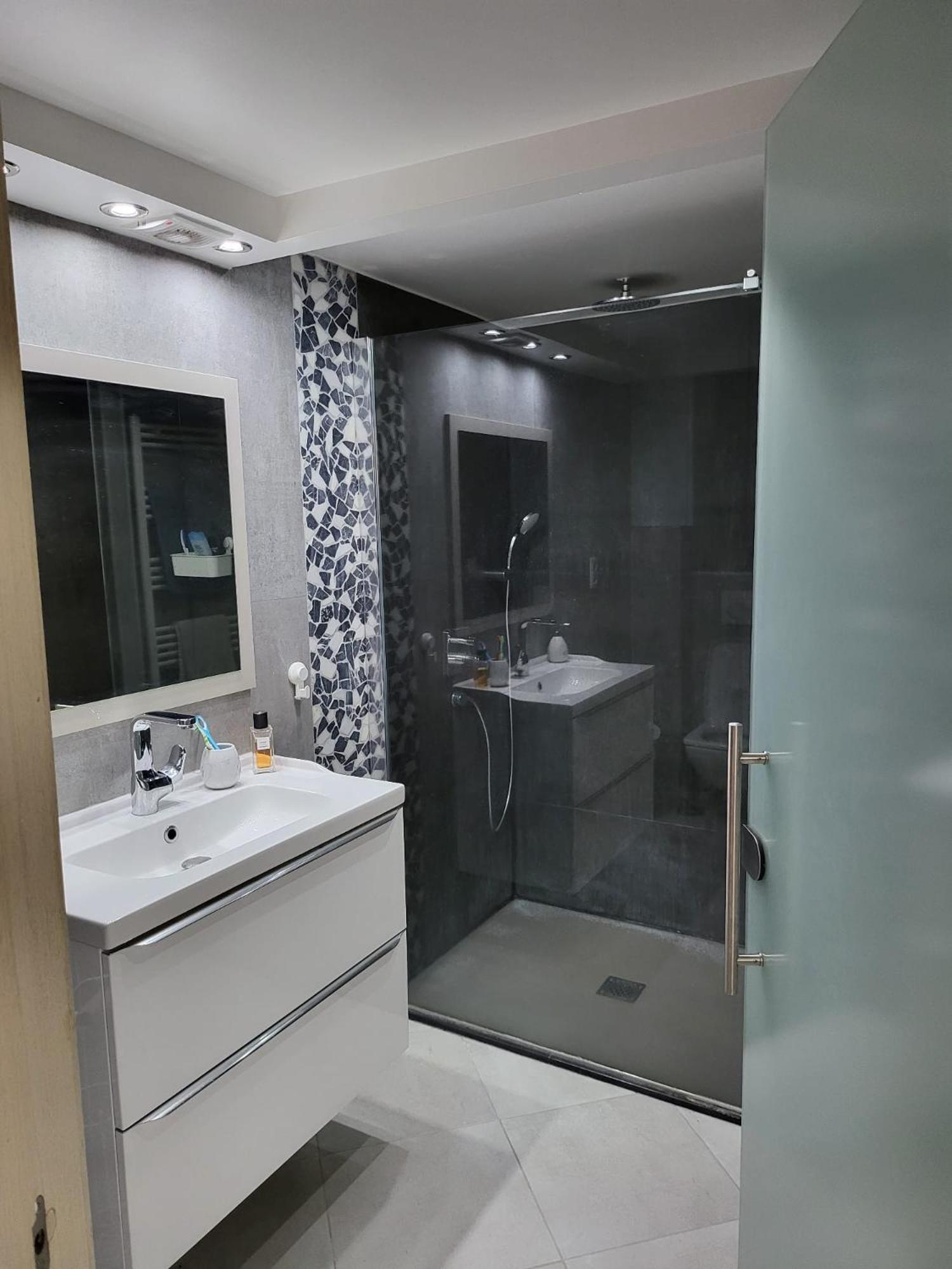 Duplex élégant situé à 1min de la gare du nord