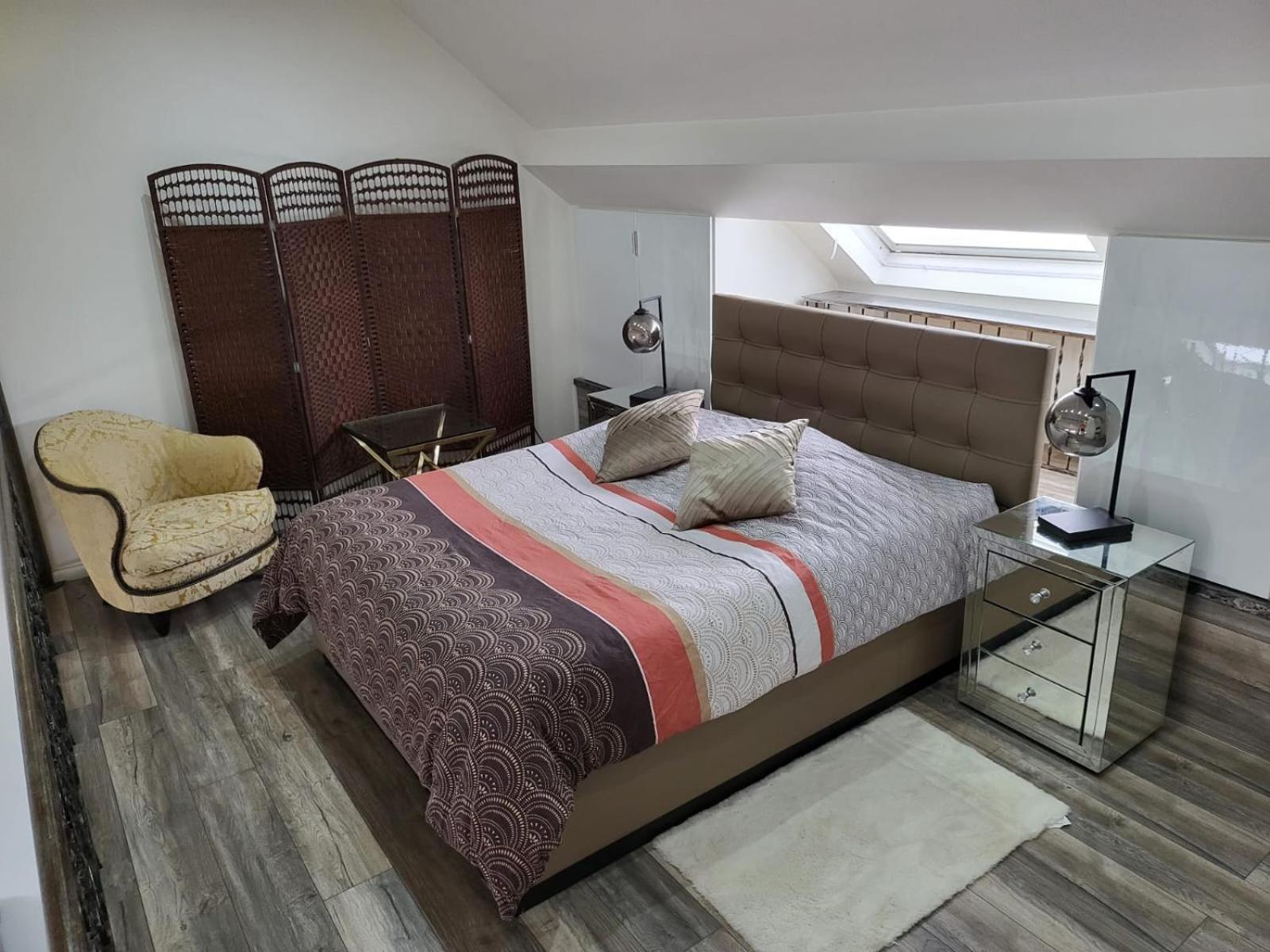 Duplex élégant situé à 1min de la gare du nord