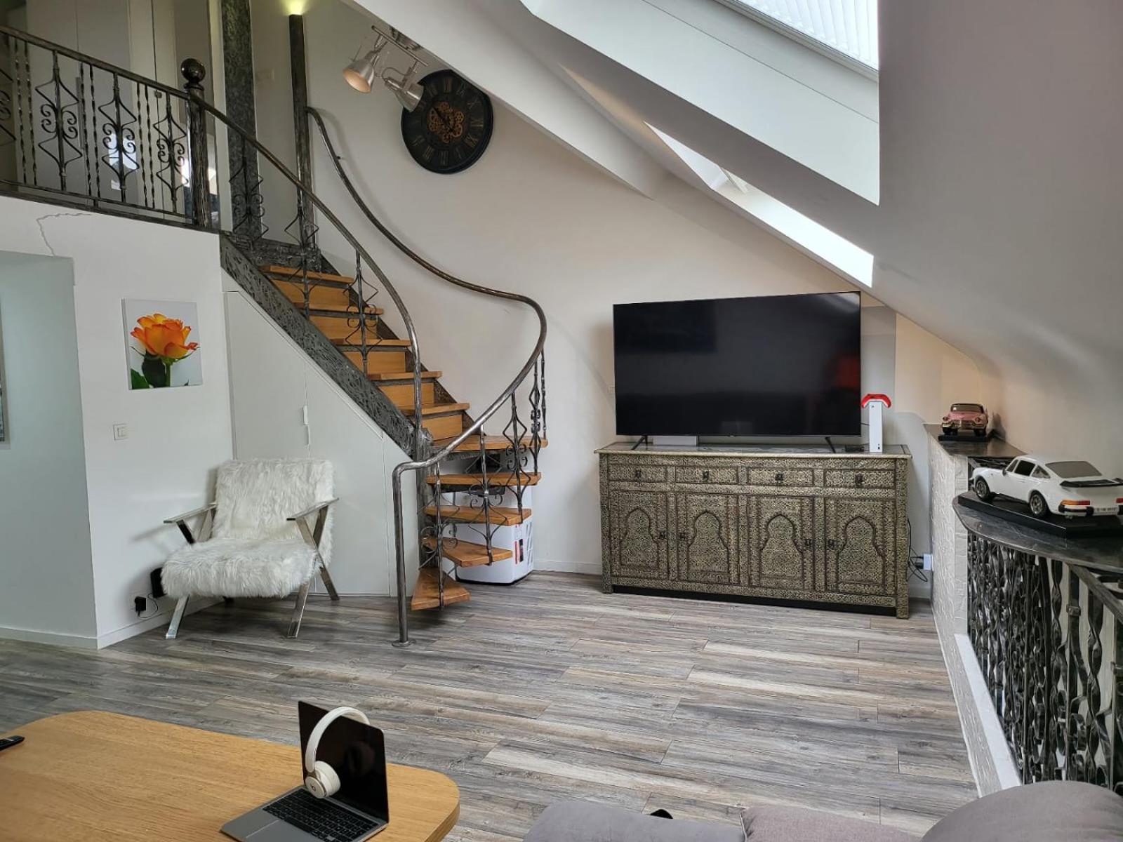 Duplex élégant situé à 1min de la gare du nord