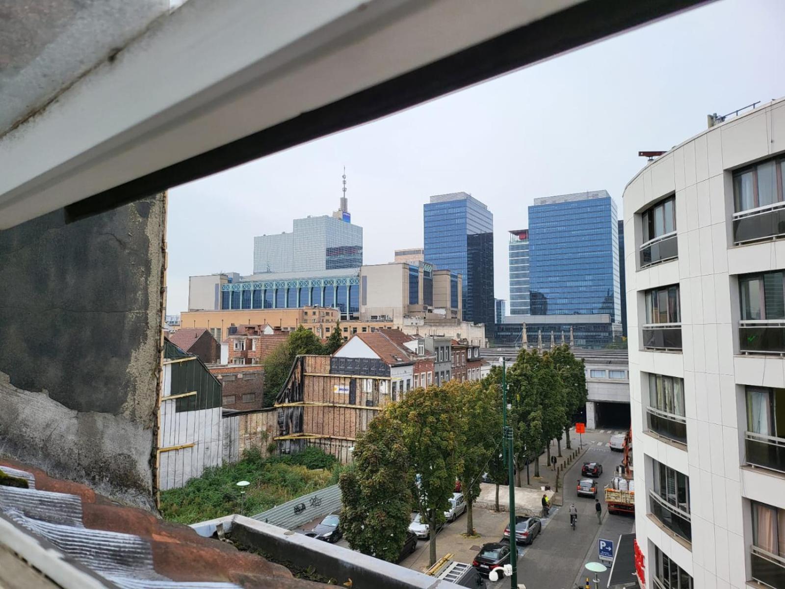 Duplex élégant situé à 1min de la gare du nord