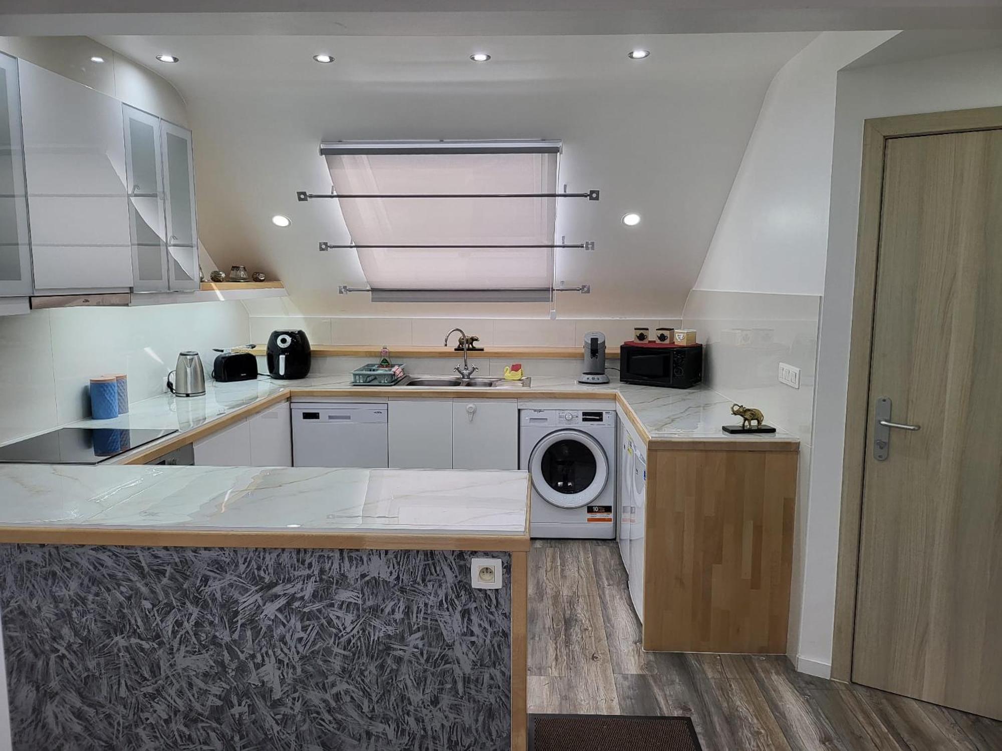 Duplex élégant situé à 1min de la gare du nord