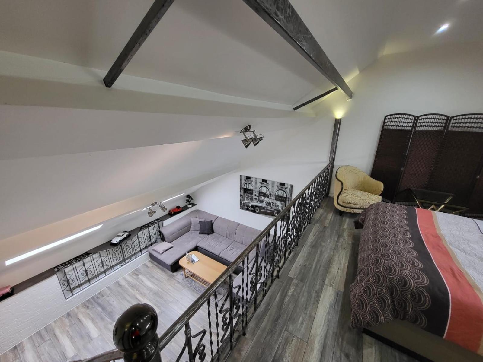 Duplex élégant situé à 1min de la gare du nord