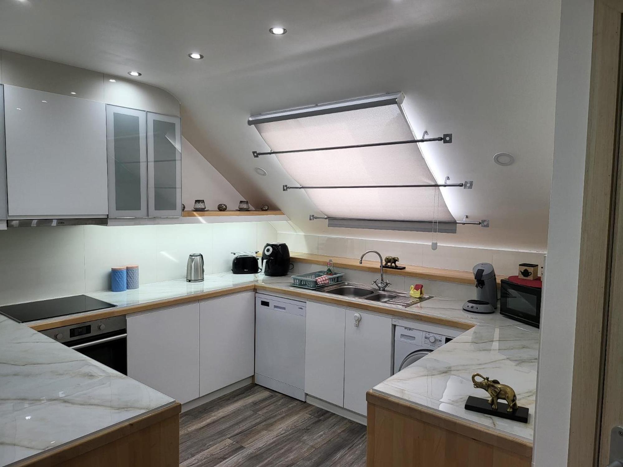 Duplex élégant situé à 1min de la gare du nord