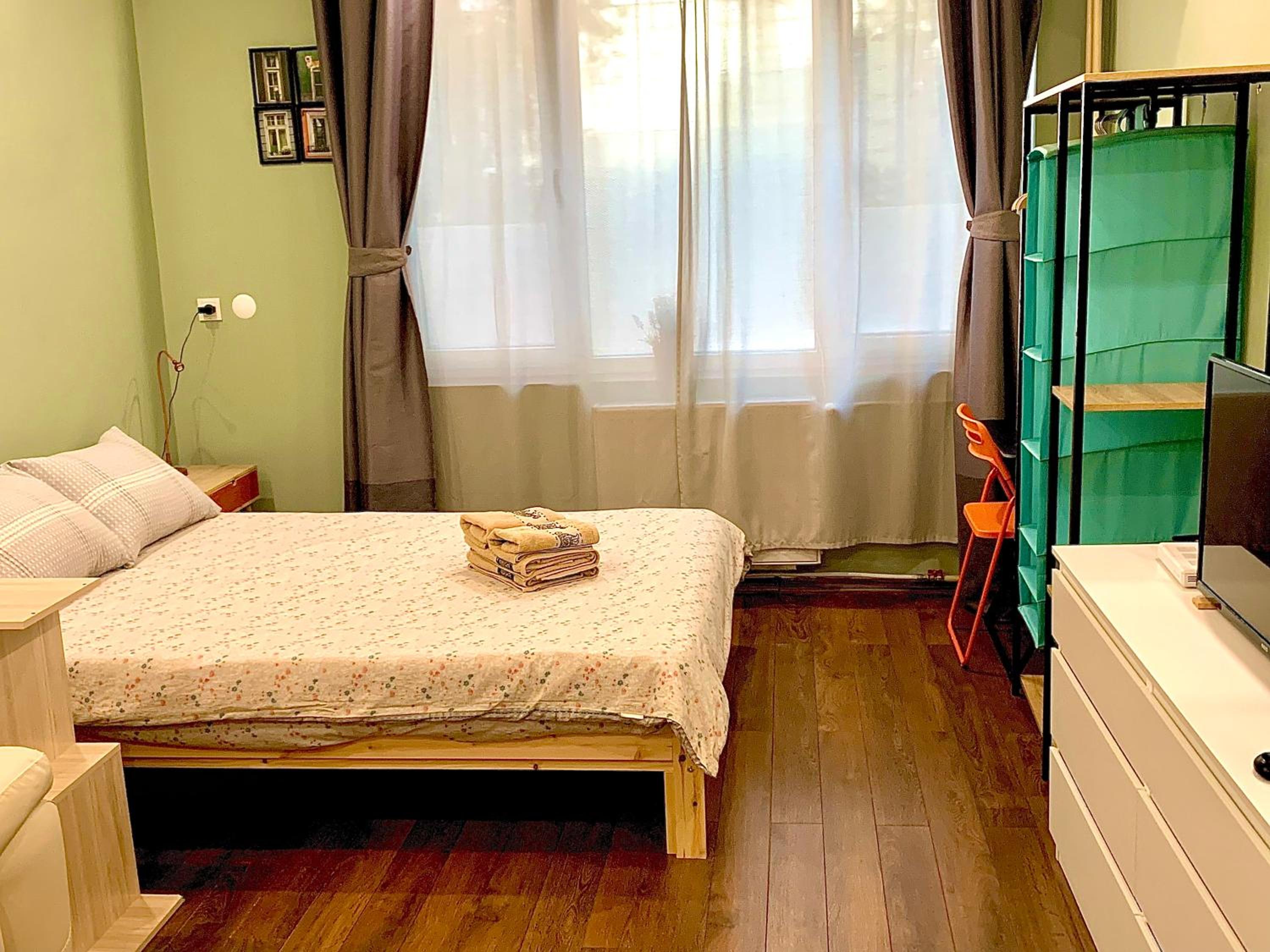 Cozy Modern Studio Perfect Location view 5
