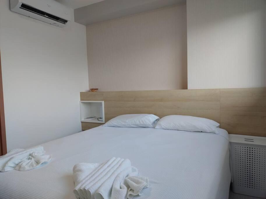 Flat em condomínio beira mar. Apto incrível!