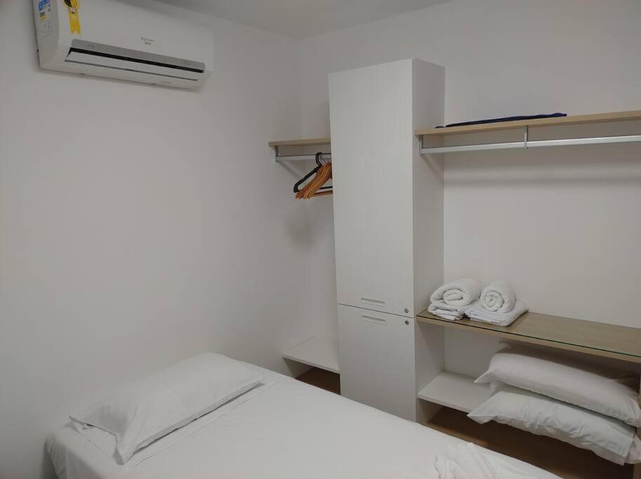 Flat em condomínio beira mar. Apto incrível!