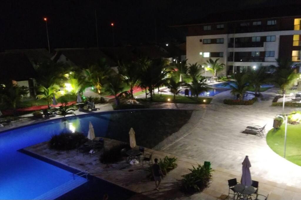 Flat em condomínio beira mar. Apto incrível!