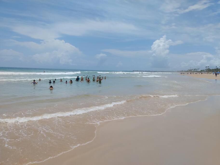 Flat em condomínio beira mar. Apto incrível!