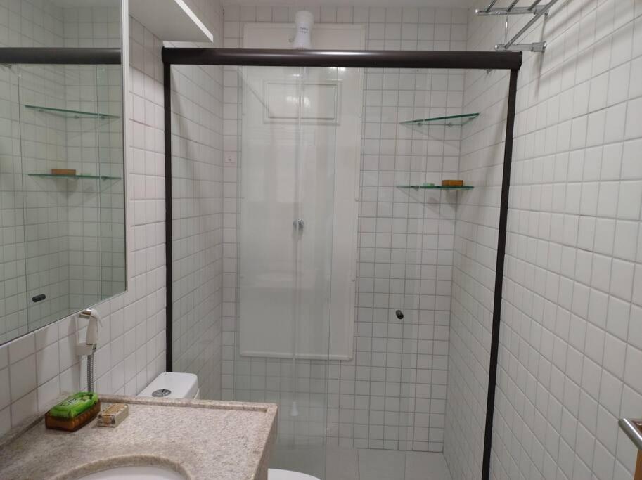 Flat em condomínio beira mar. Apto incrível!
