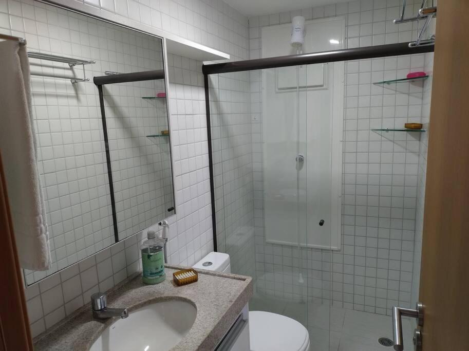 Flat em condomínio beira mar. Apto incrível!