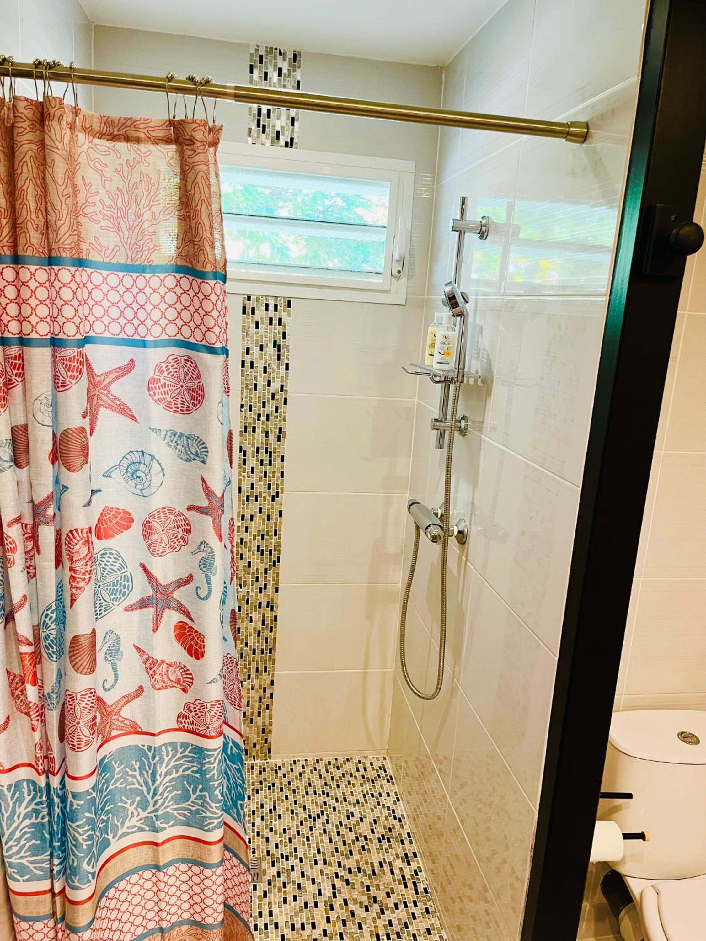 Mont Vernon Secret Magnifique studio sur la plage avec piscine Orient Bay