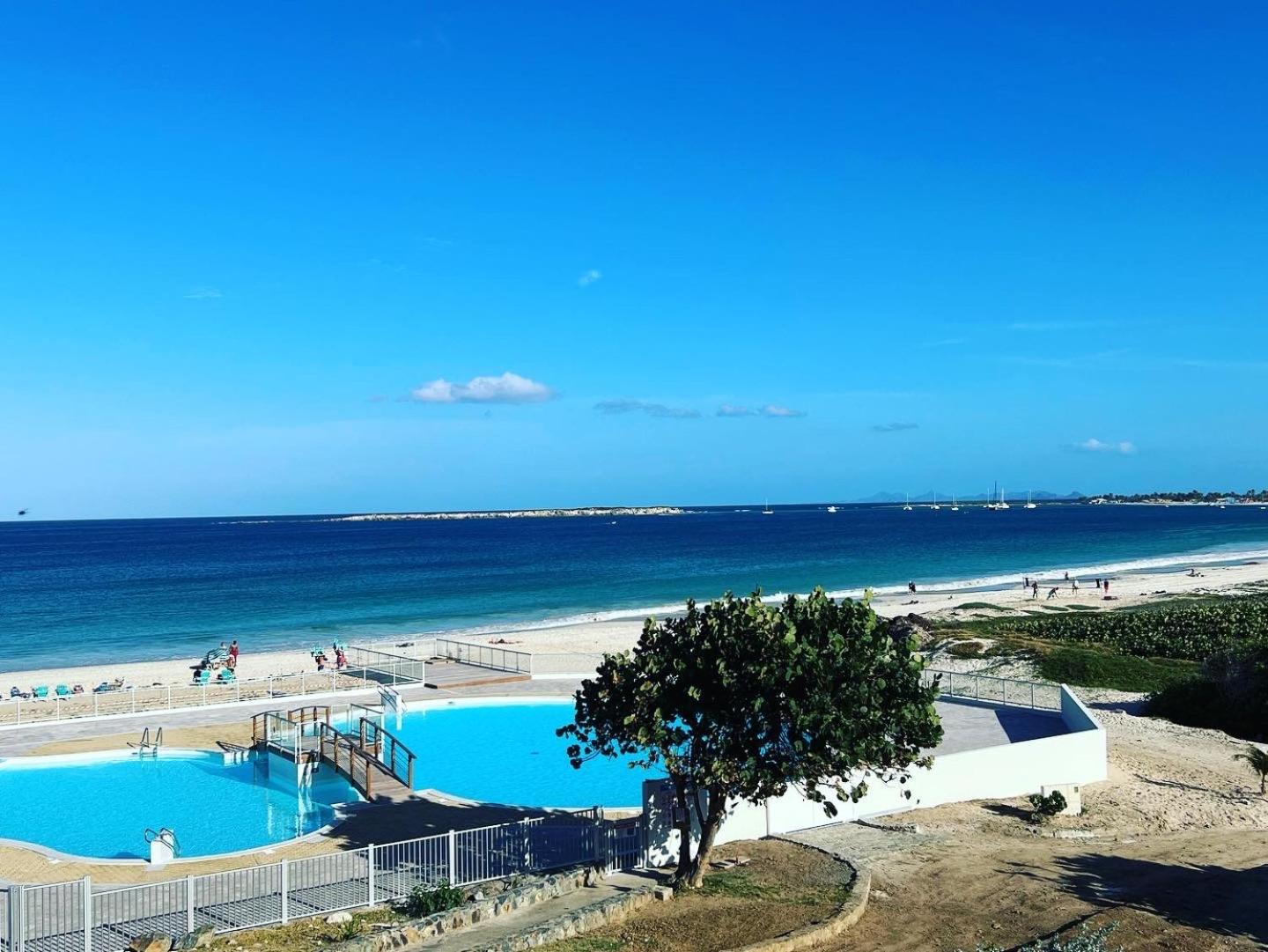 Mont Vernon Secret Magnifique studio sur la plage avec piscine Orient Bay