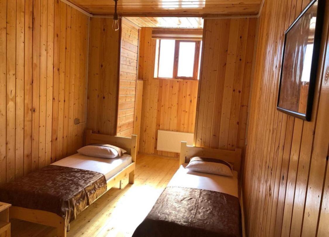 WOOD MOTEL