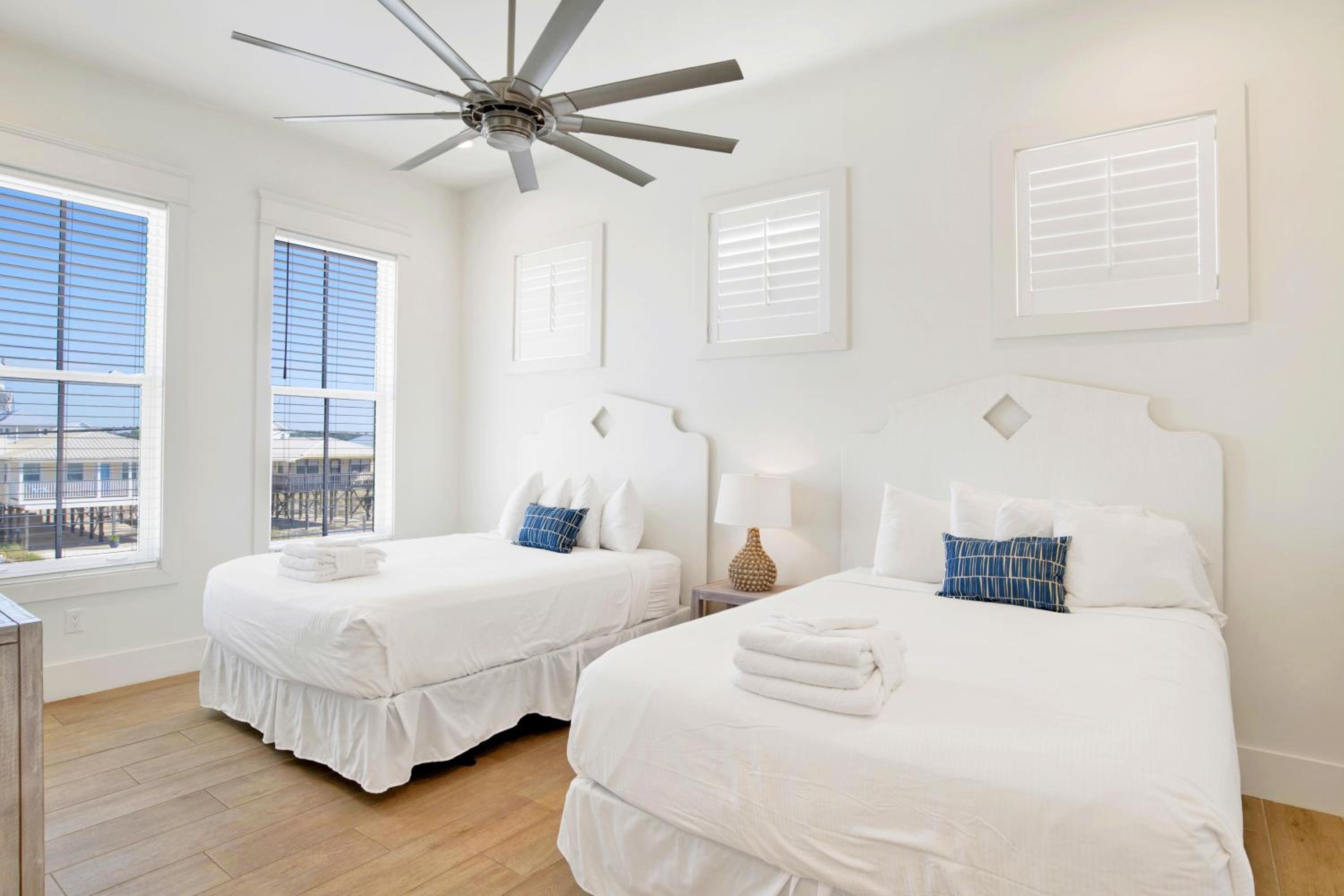 Seaside East 12 Bdrm, 115 Bath, Private Pools, Sleeps 36 view 5