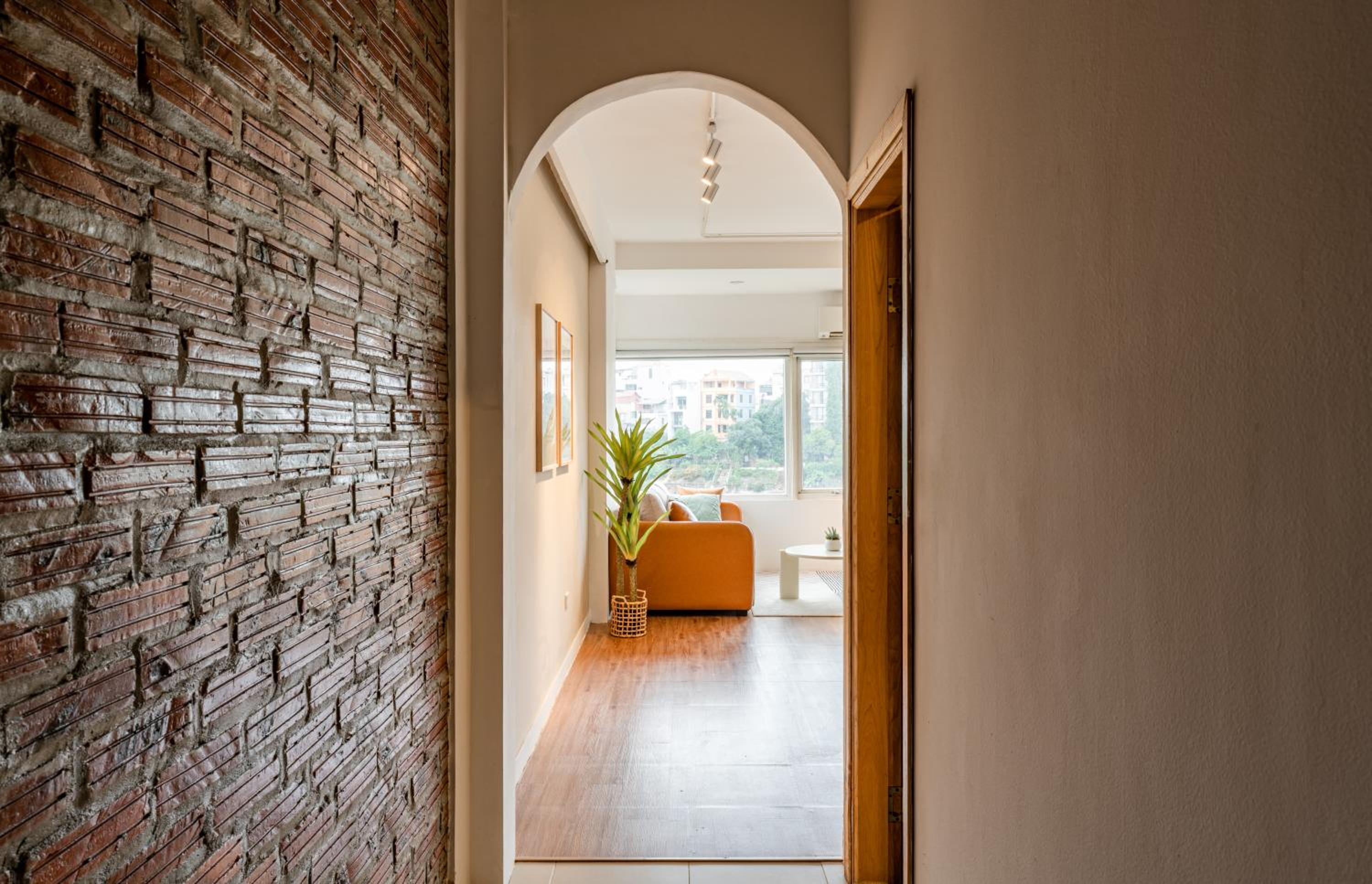ANNAM Panorama Lakeview - Garden & Balcony - WestLake