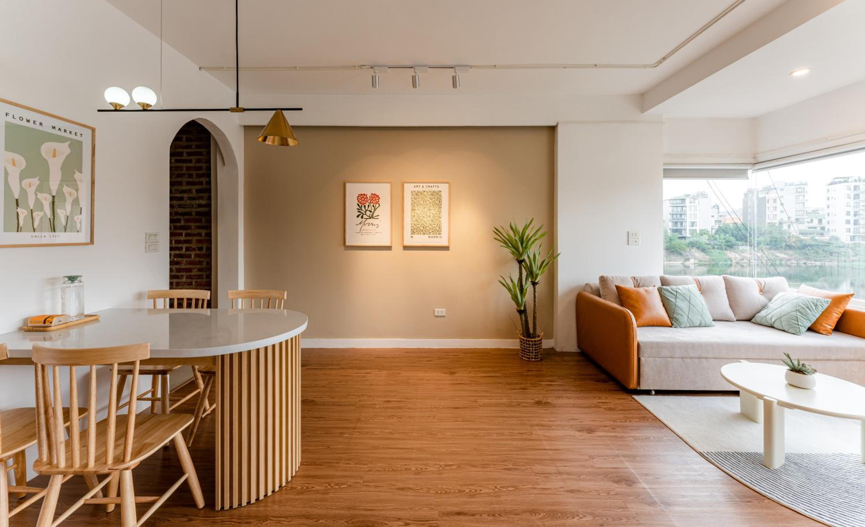 ANNAM Panorama Lakeview - Garden & Balcony - WestLake