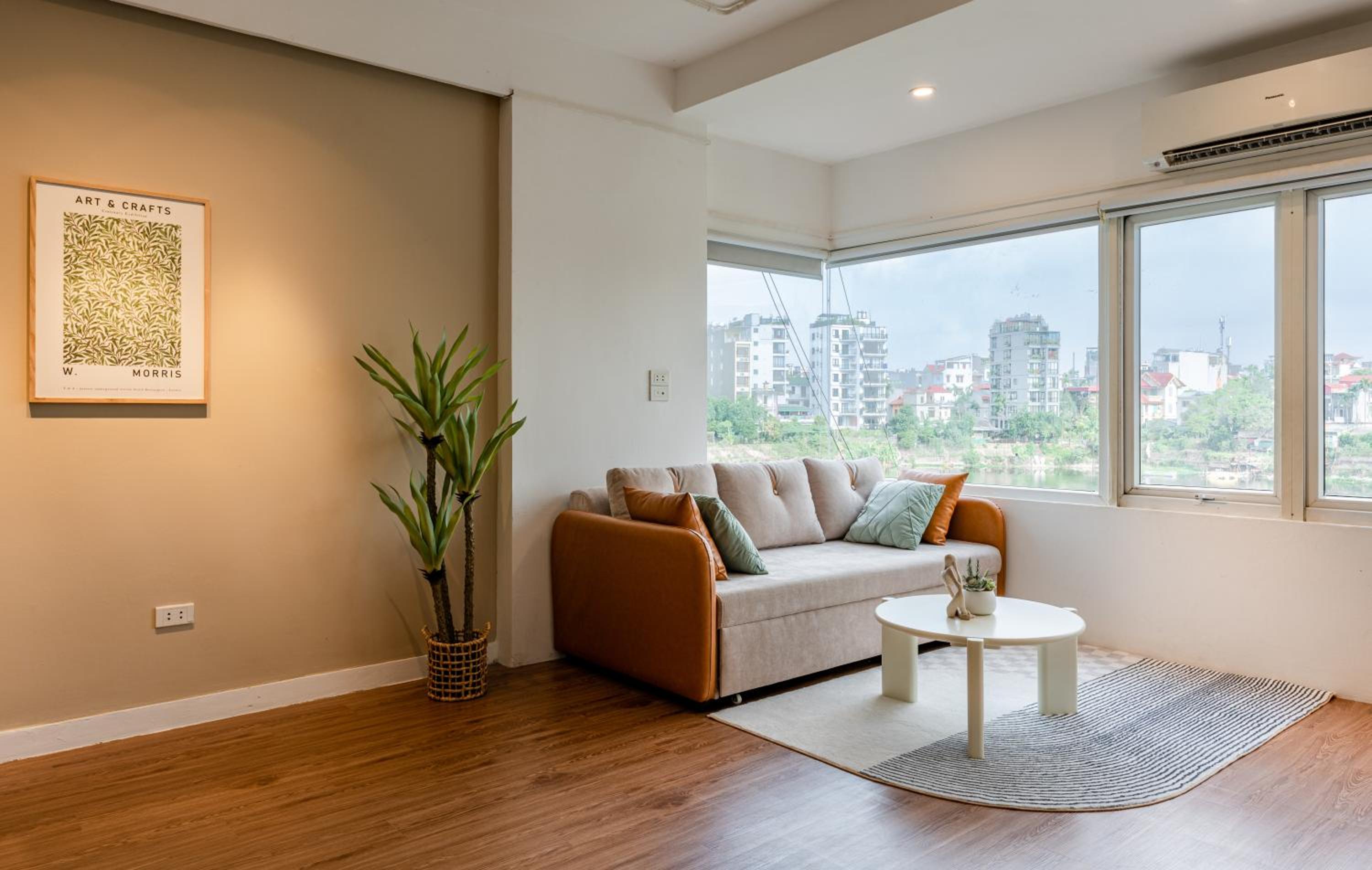 ANNAM Panorama Lakeview - Garden & Balcony - WestLake