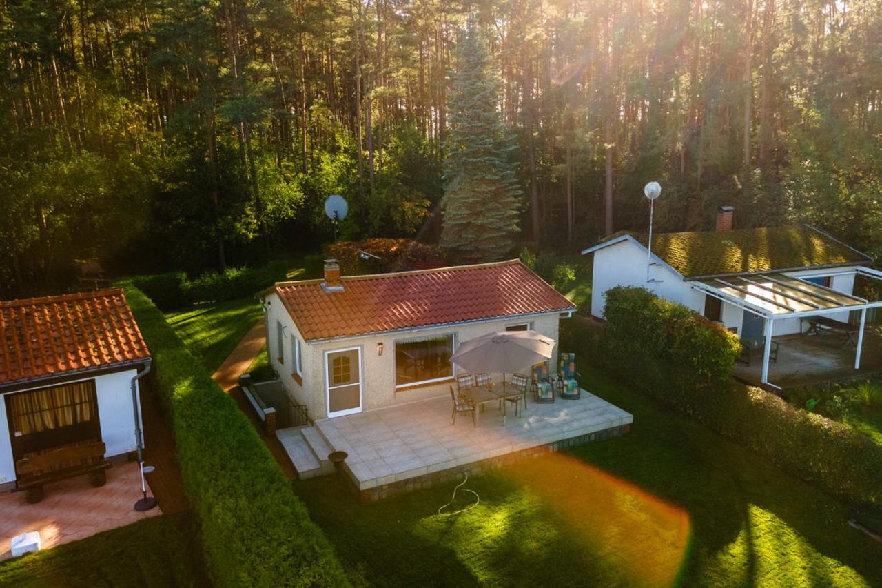 Ferienhaus Haus am See mit Wassergrundstück