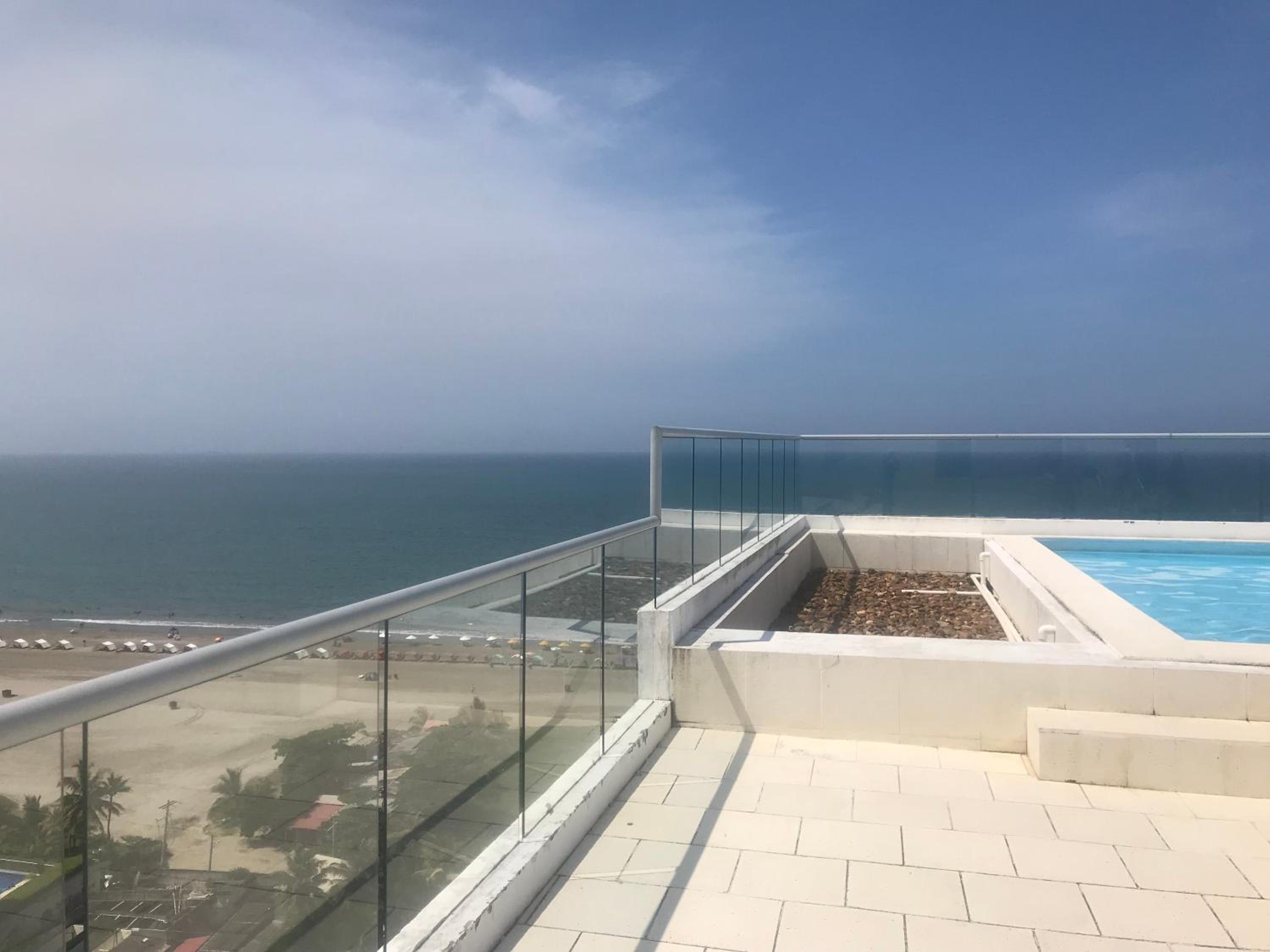 Sensacional Apartamento nuevo frente al mar
